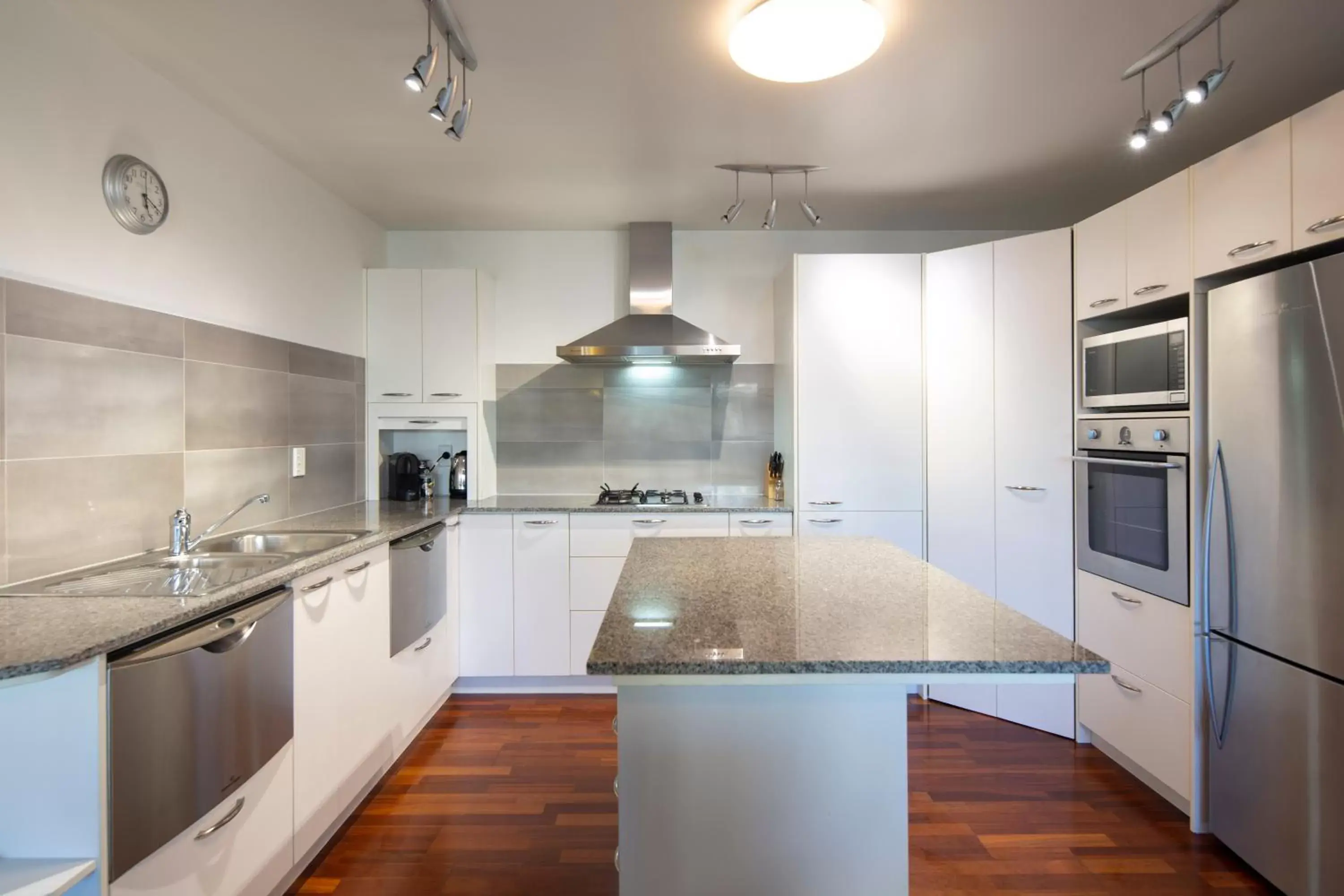 Kitchen or kitchenette, Kitchen/Kitchenette in The Glebe Apartments