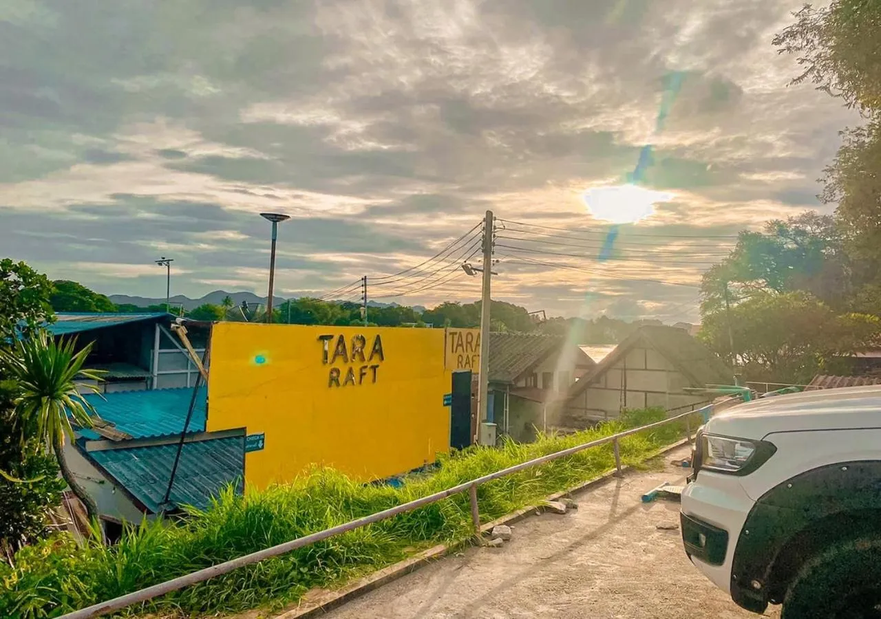 Facade/entrance in Tara Raft