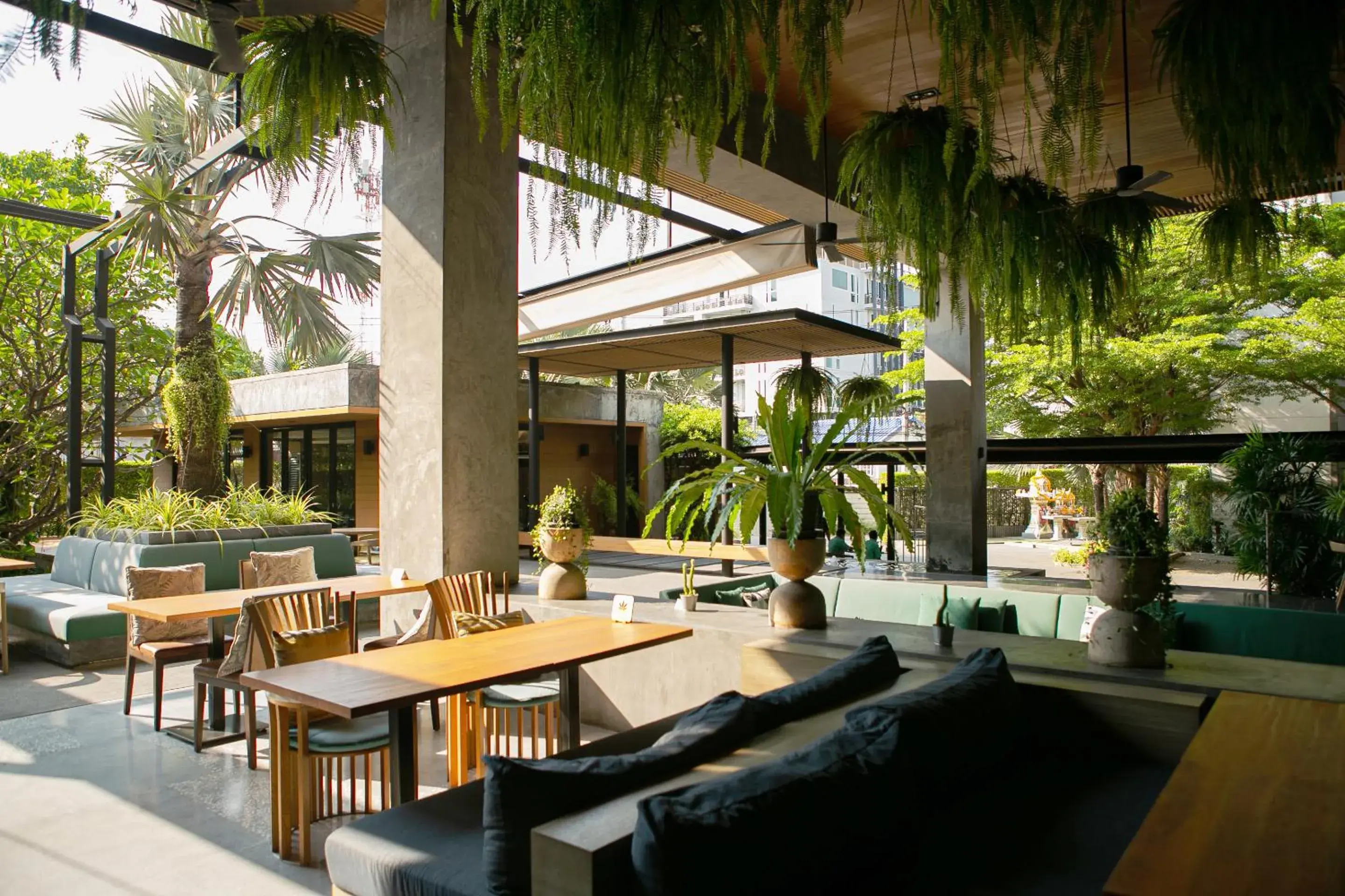 Restaurant/Places to Eat in The Silver Palm Wellness Resort