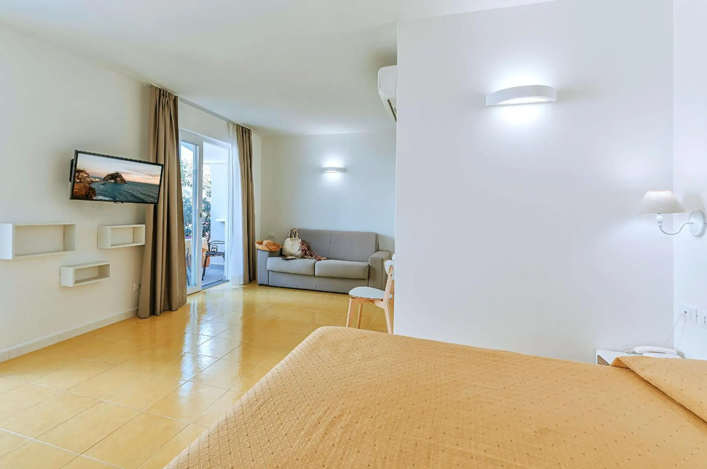 Property building, Bed in Family Spa Hotel Le Canne