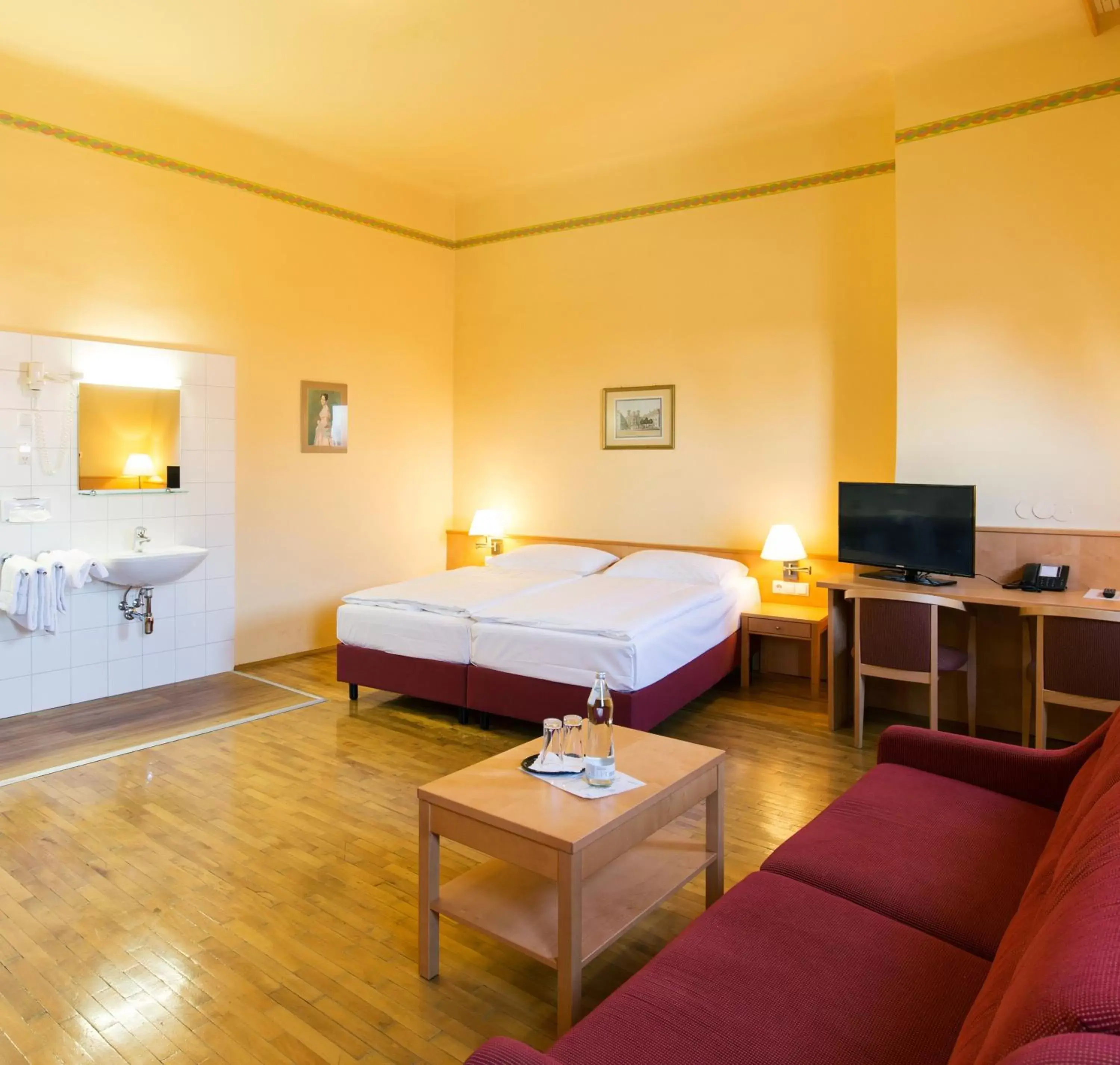 Bedroom in Hotel Post Wien