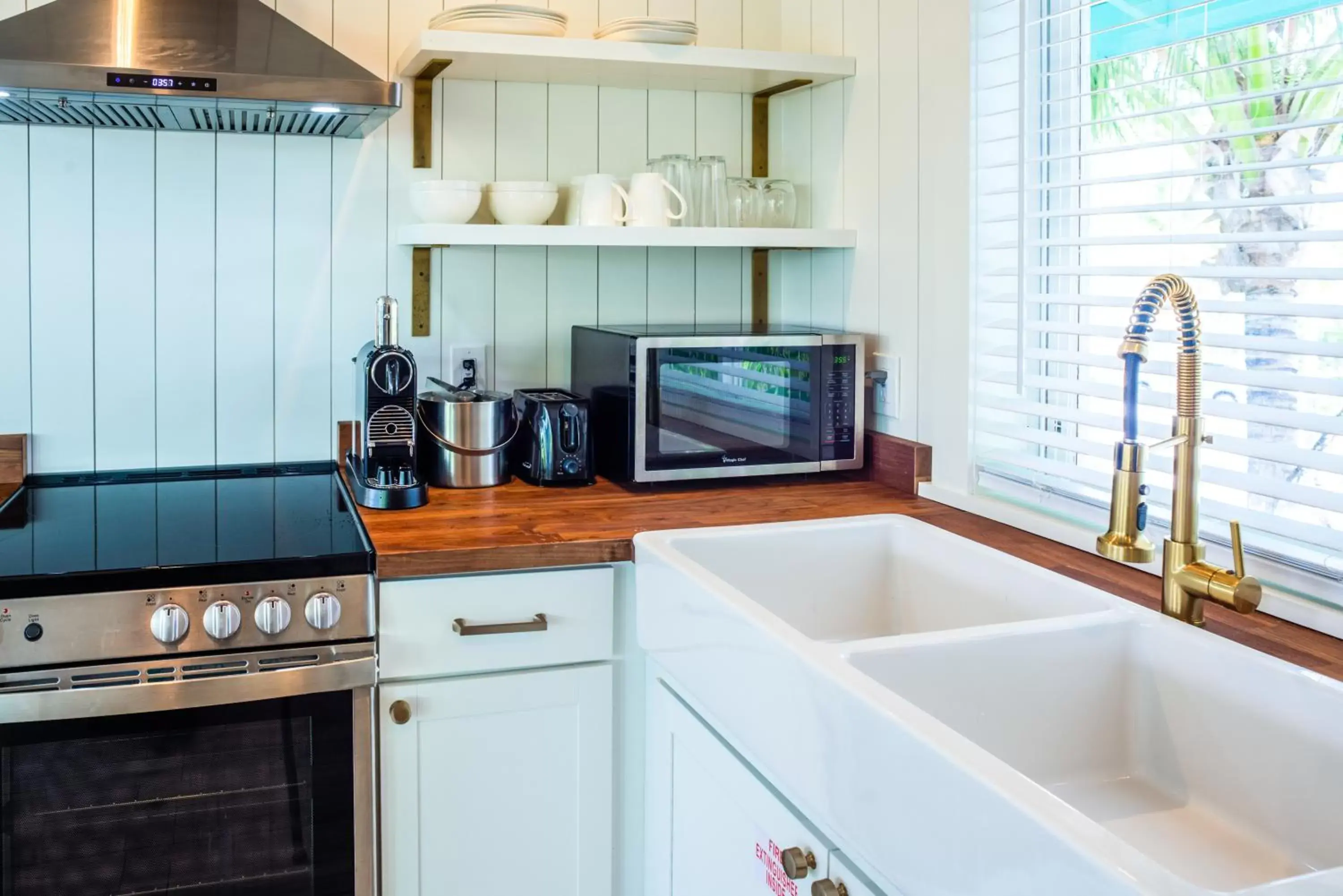 kitchen, Kitchen/Kitchenette in Lime Tree Bay Resort