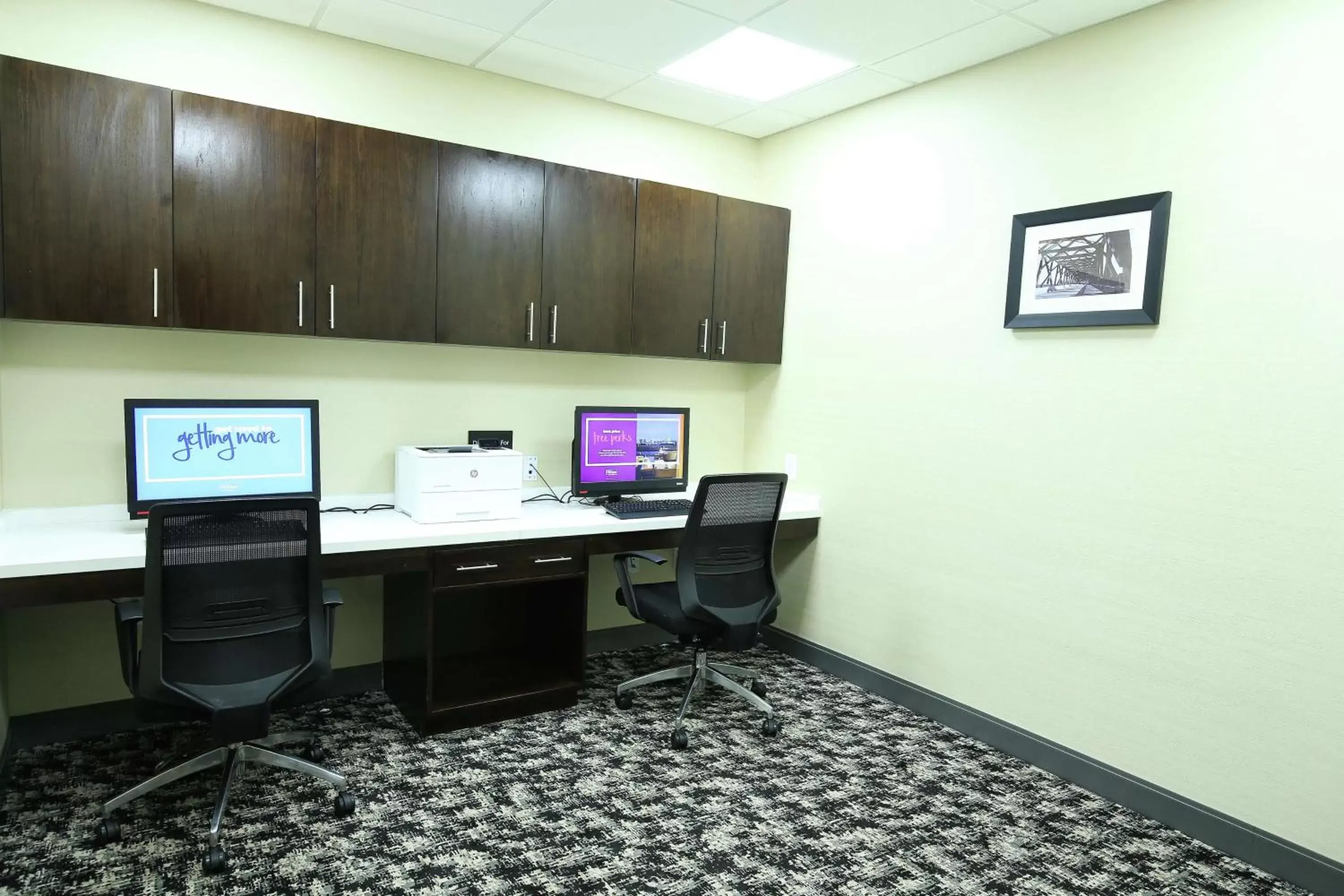 Business facilities in Hampton Inn & Suites Mount Laurel/Moorestown