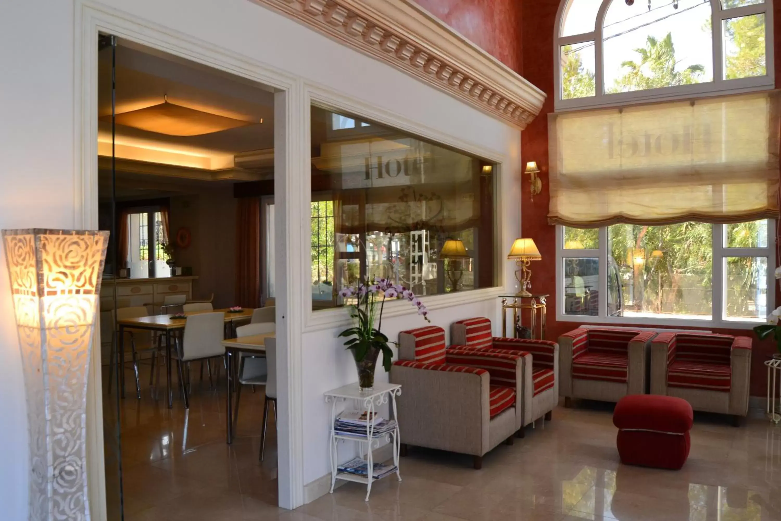Lobby or reception, Restaurant/Places to Eat in Hotel Versalles
