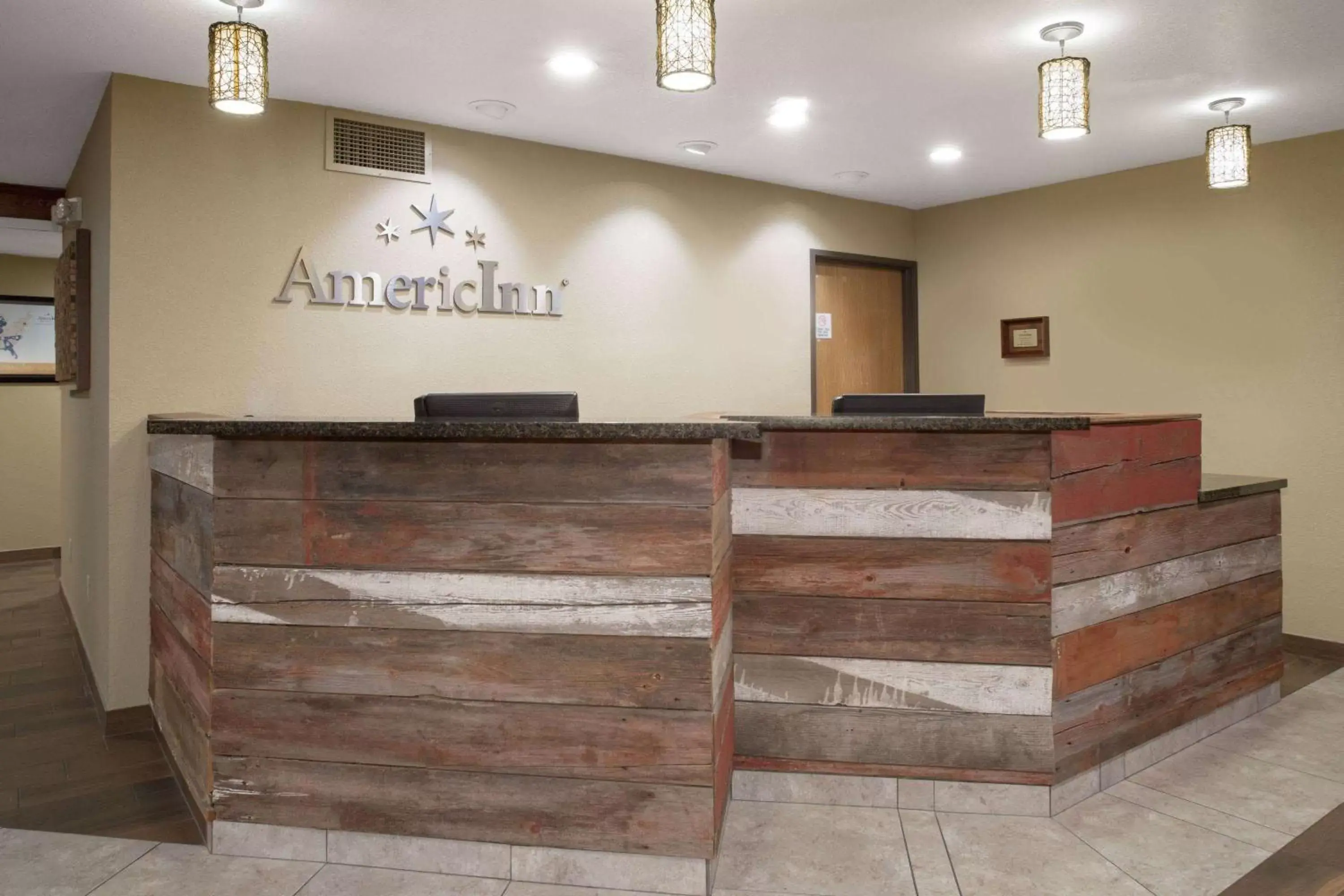 Lobby or reception, Lobby/Reception in AmericInn by Wyndham Mount Pleasant