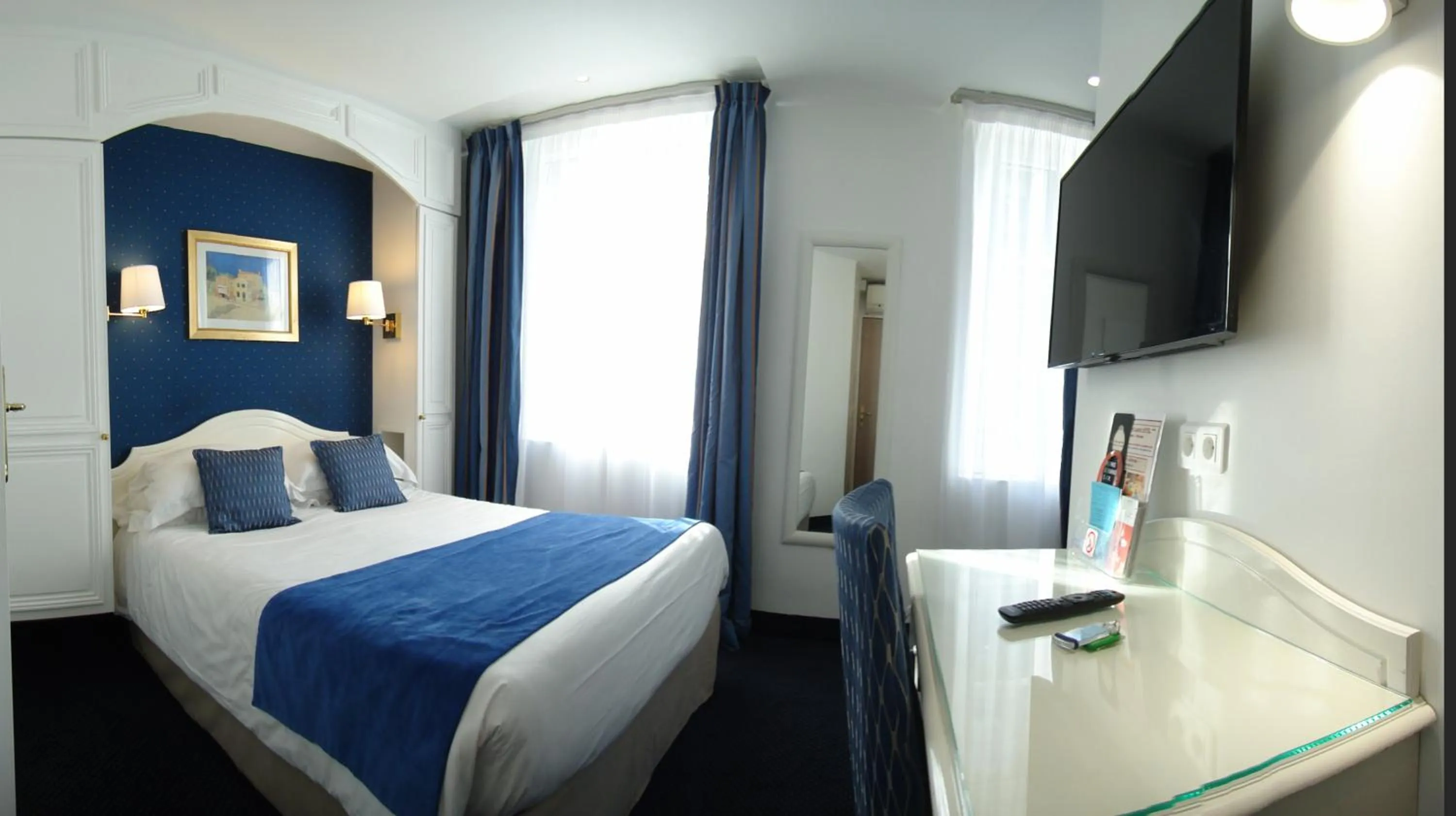 Bedroom, Bed in Austin's Saint Lazare Hotel