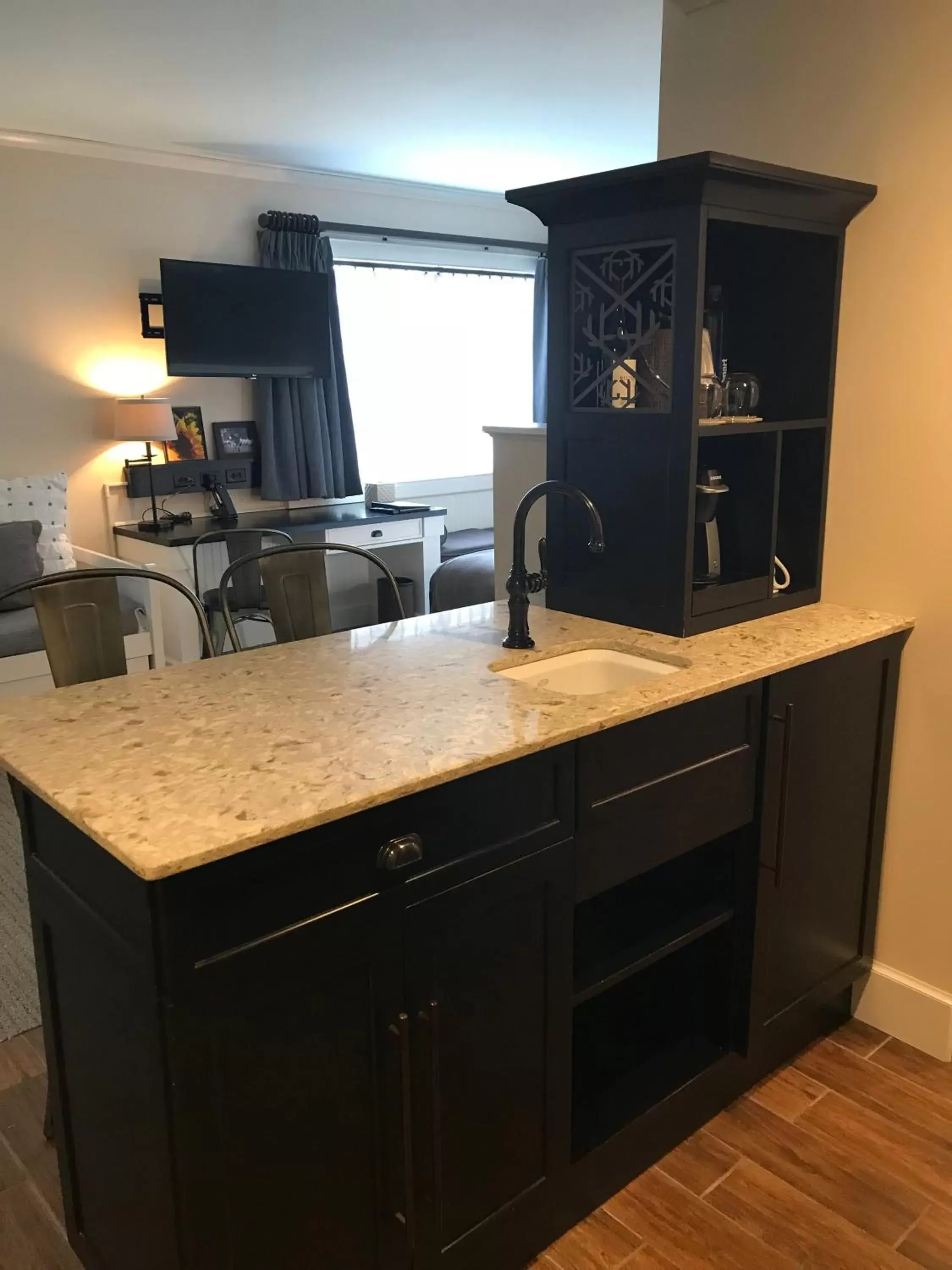 Photo of the whole room, Kitchen/Kitchenette in Village Hotel on Biltmore Estate