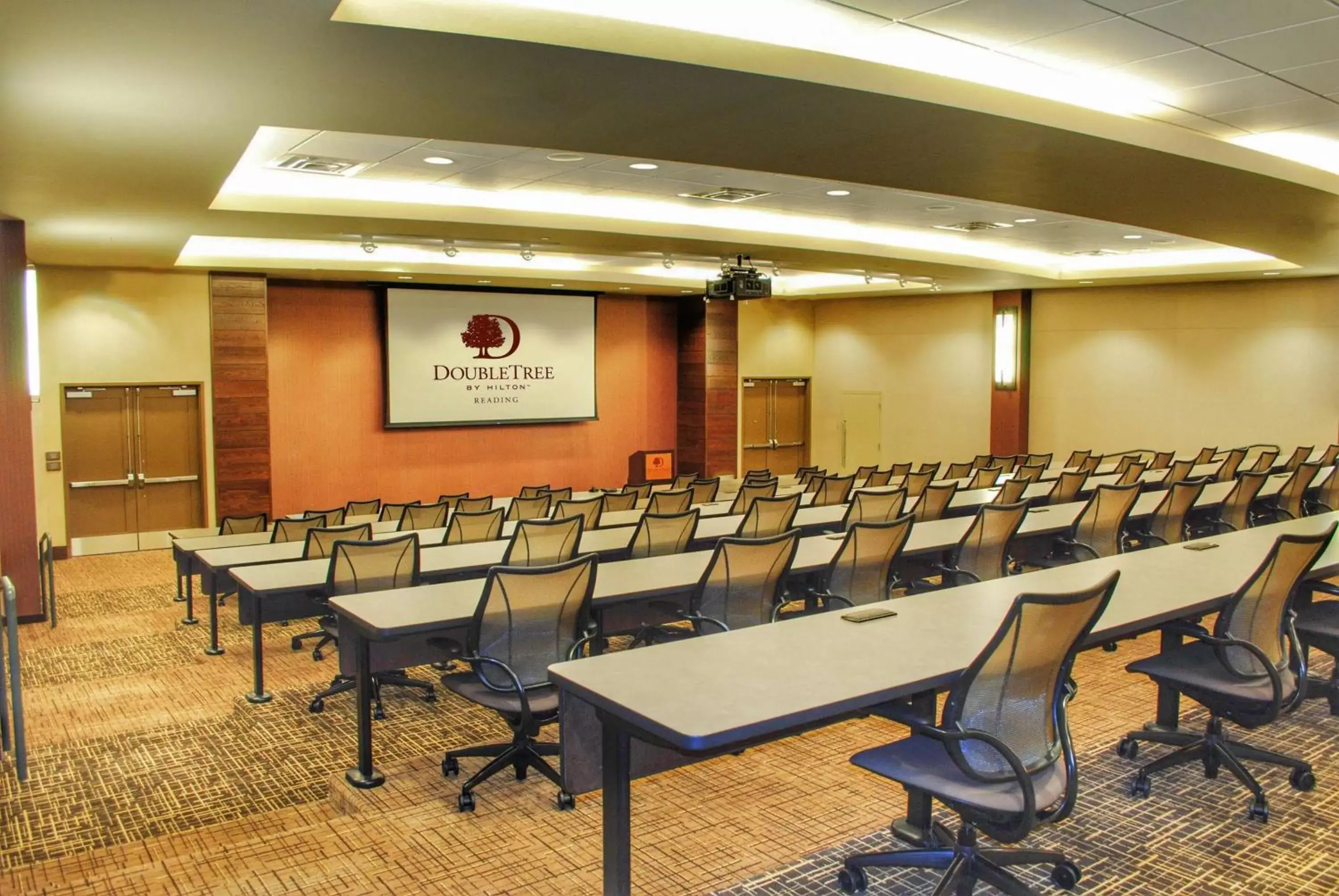Meeting/conference room in DoubleTree by Hilton Hotel Reading