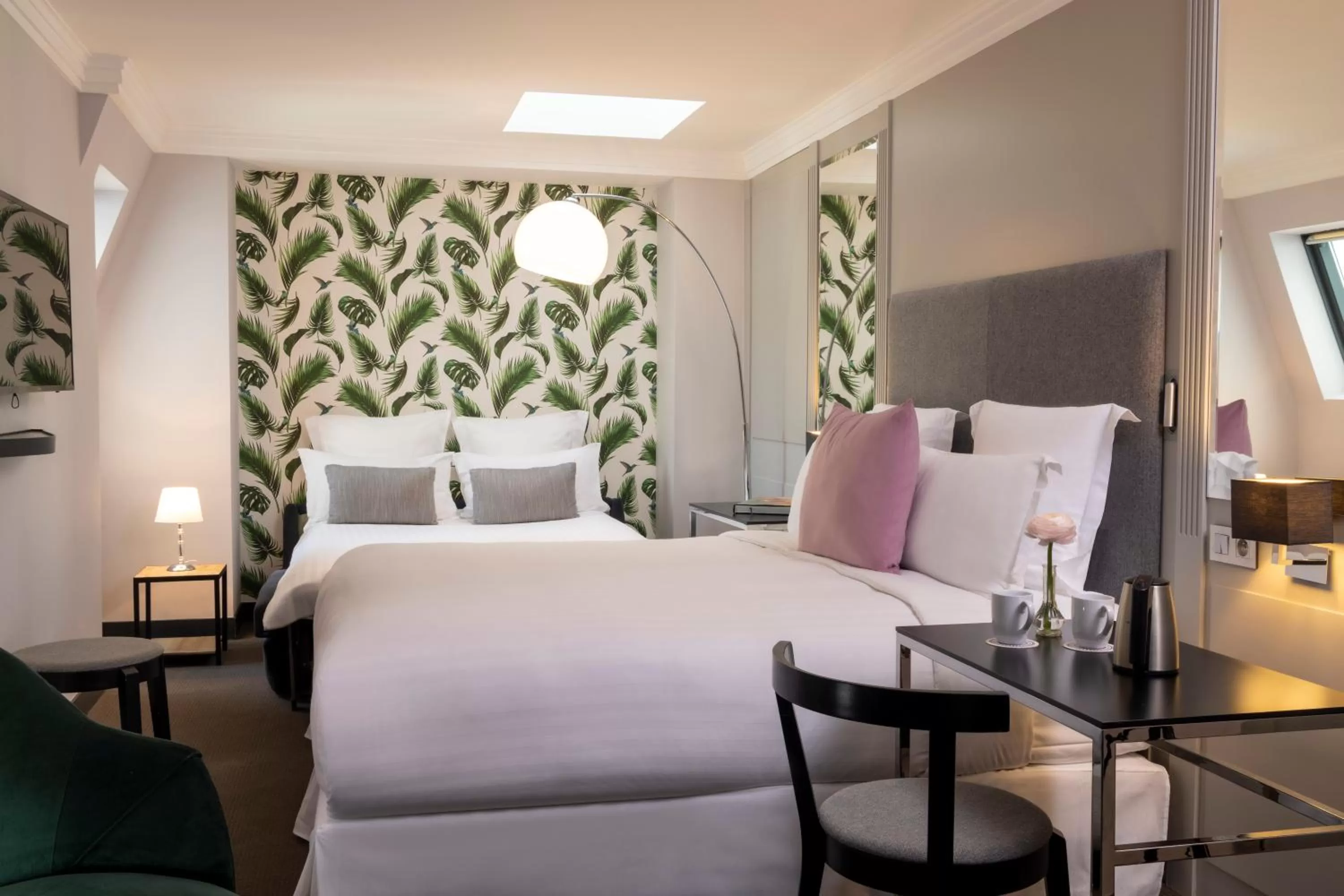 Junior Suite with Spa Access in Les Matins de Paris & Spa