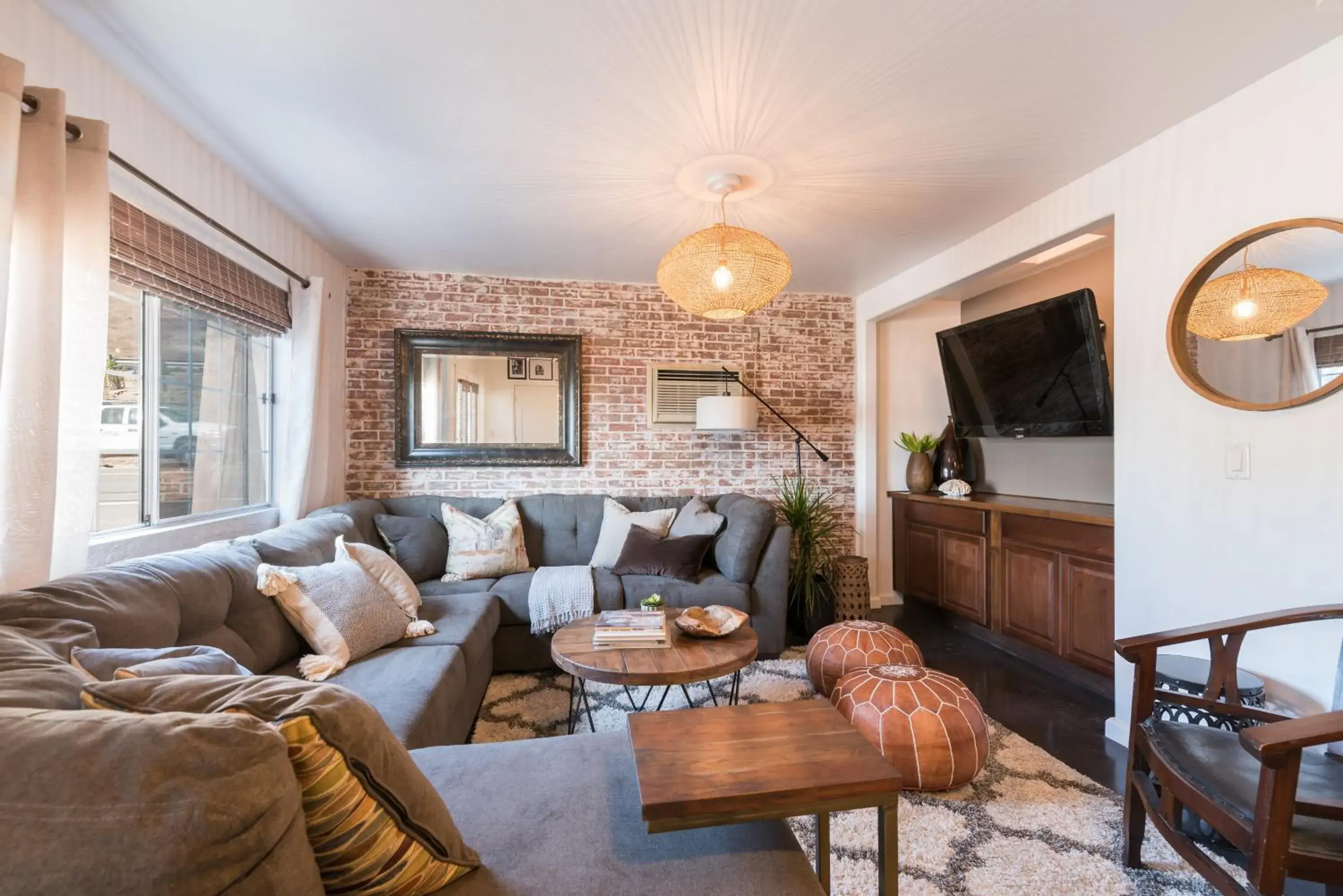 Living room, Seating Area in Shell Beach Inn