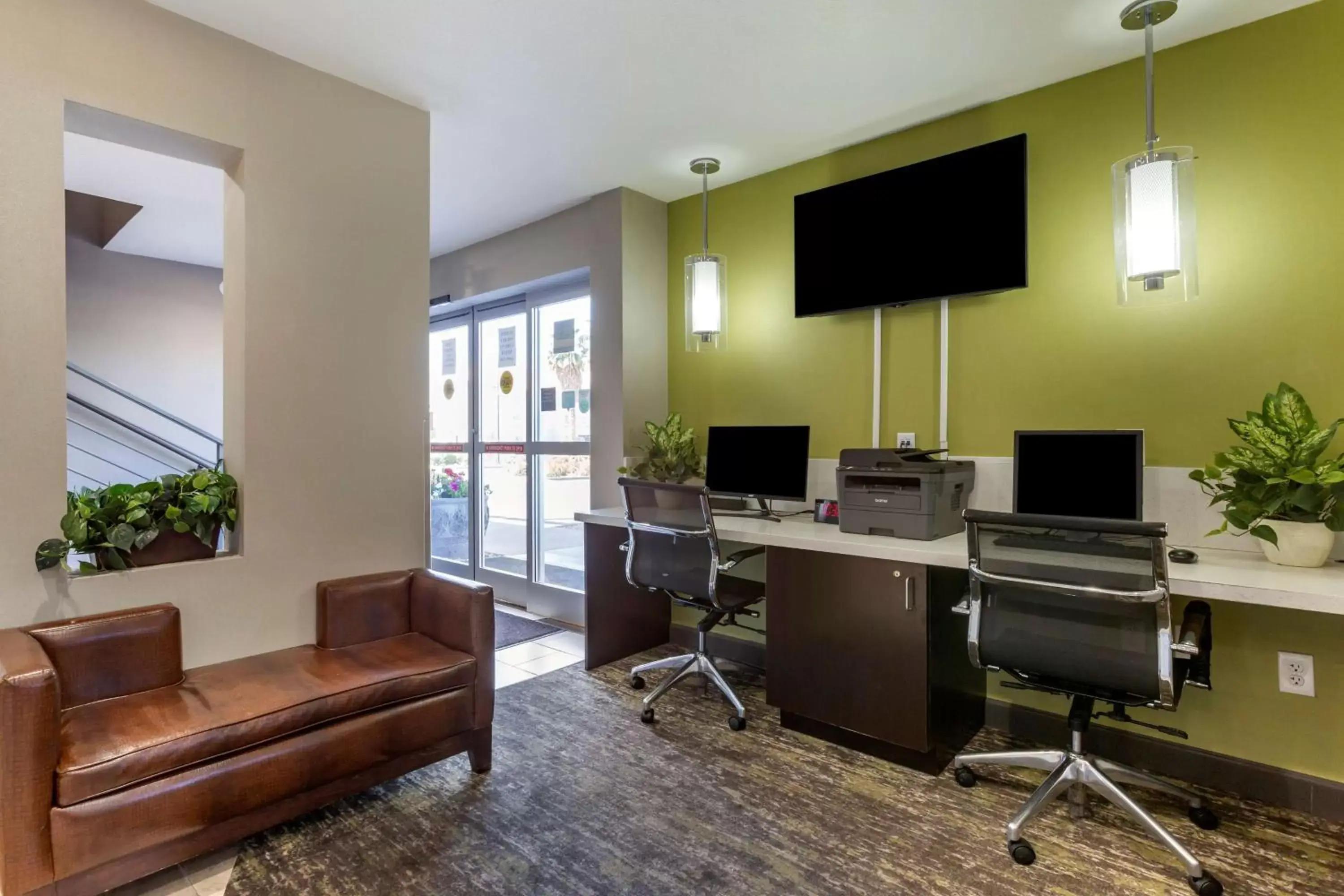 Business facilities, TV/Entertainment Center in Best Western North Phoenix Hotel