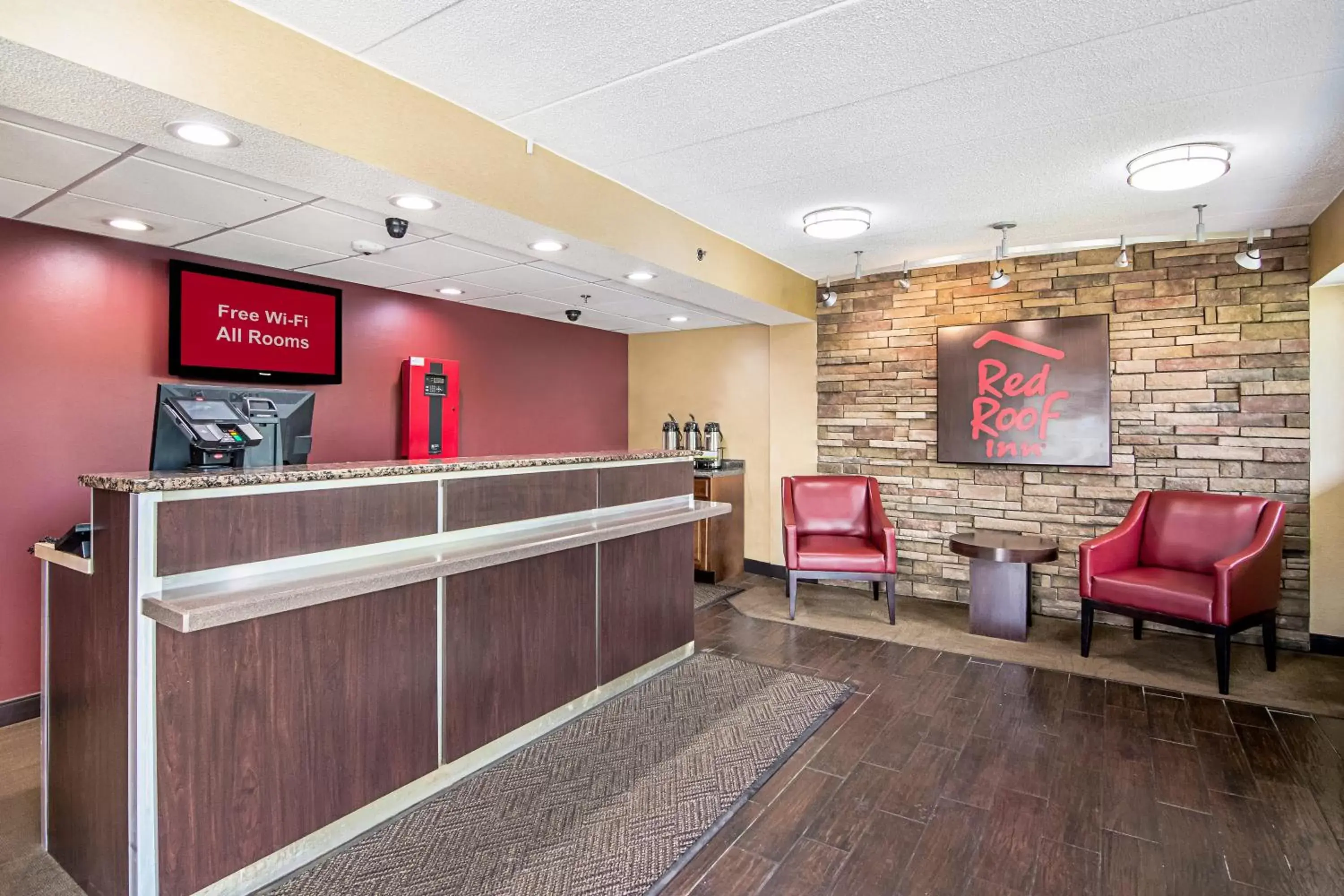 Lobby or reception, Lobby/Reception in Red Roof Inn Hampton Coliseum and Convention Center