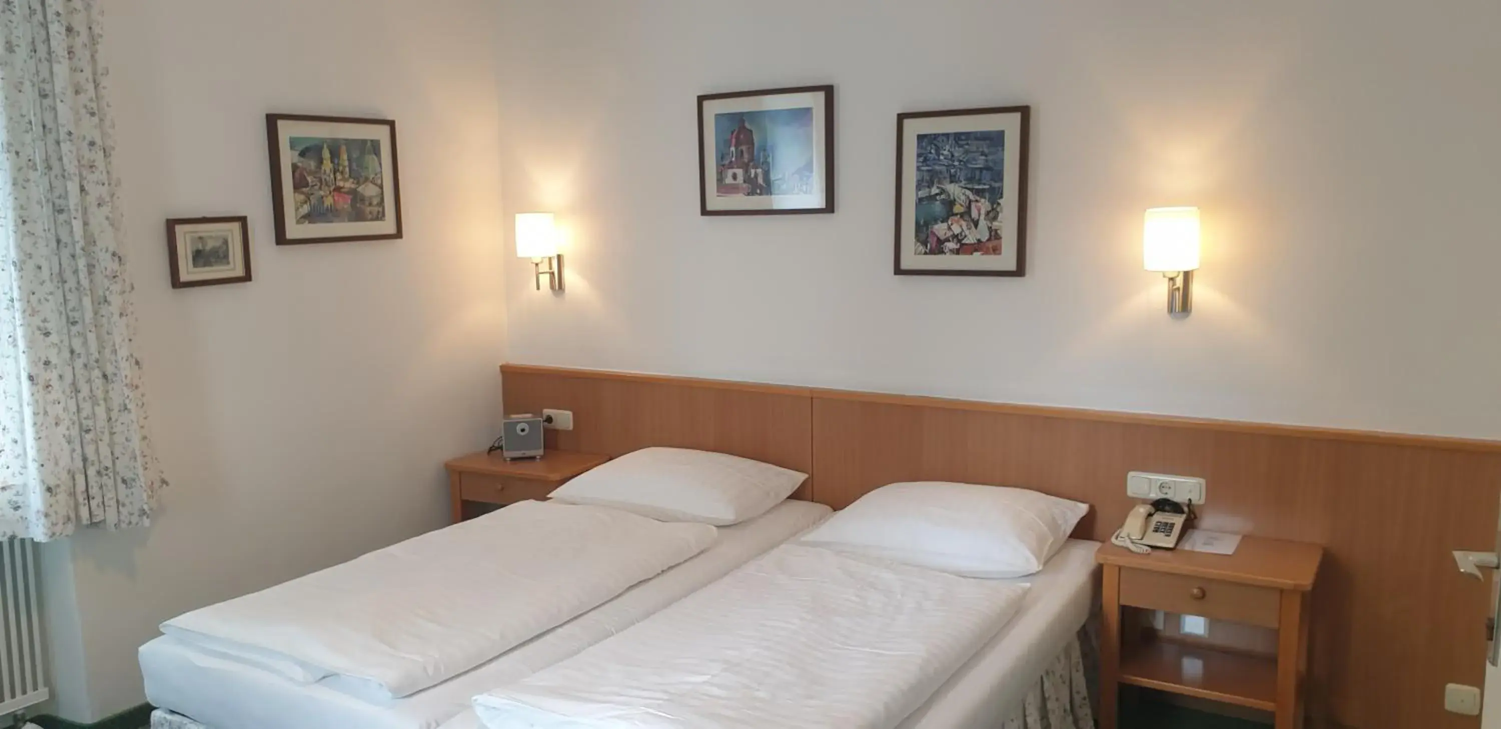 Bed in Hotel Hohenstauffen