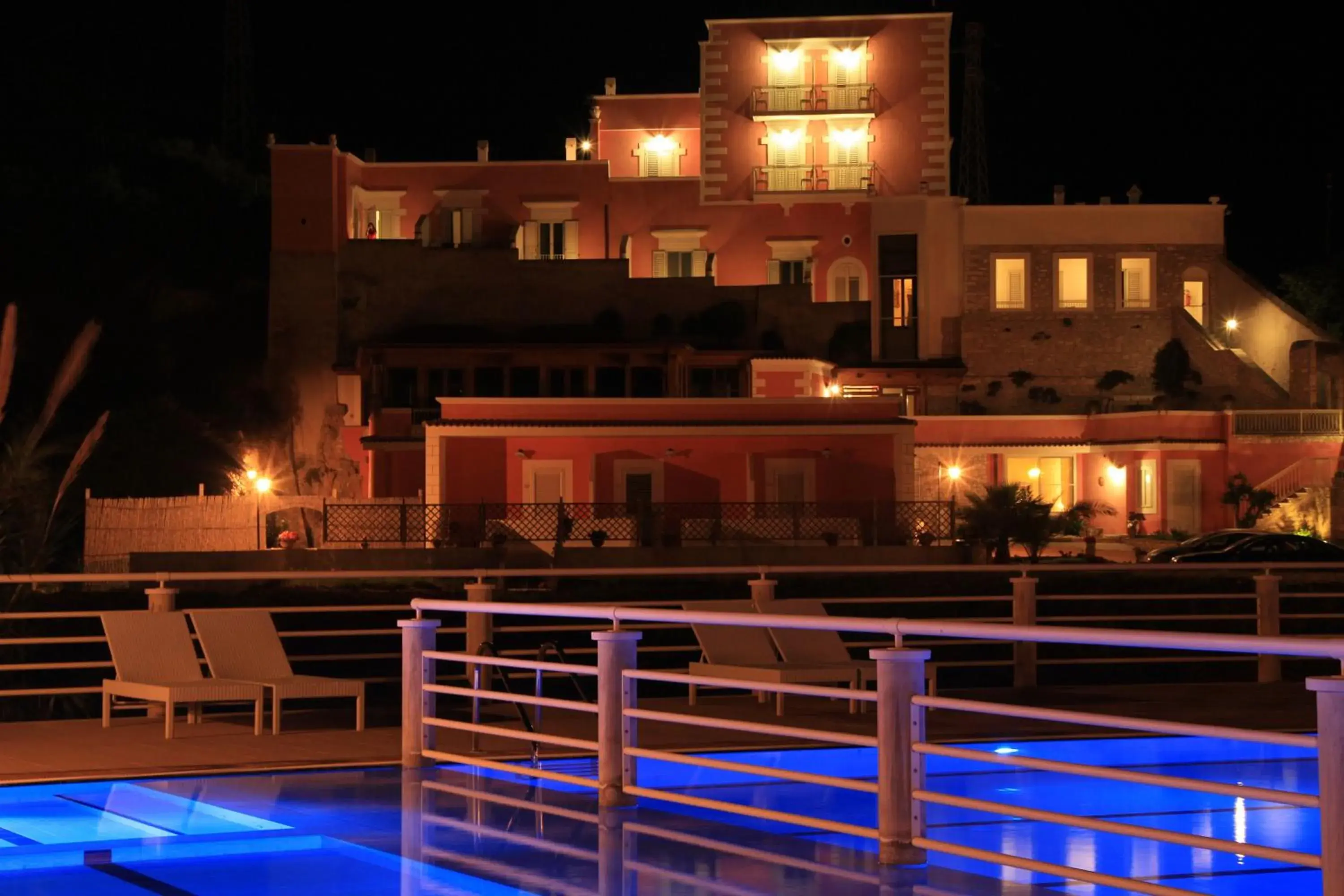 Facade/entrance, Swimming Pool in Hotel Boutique Il Castellino Relais