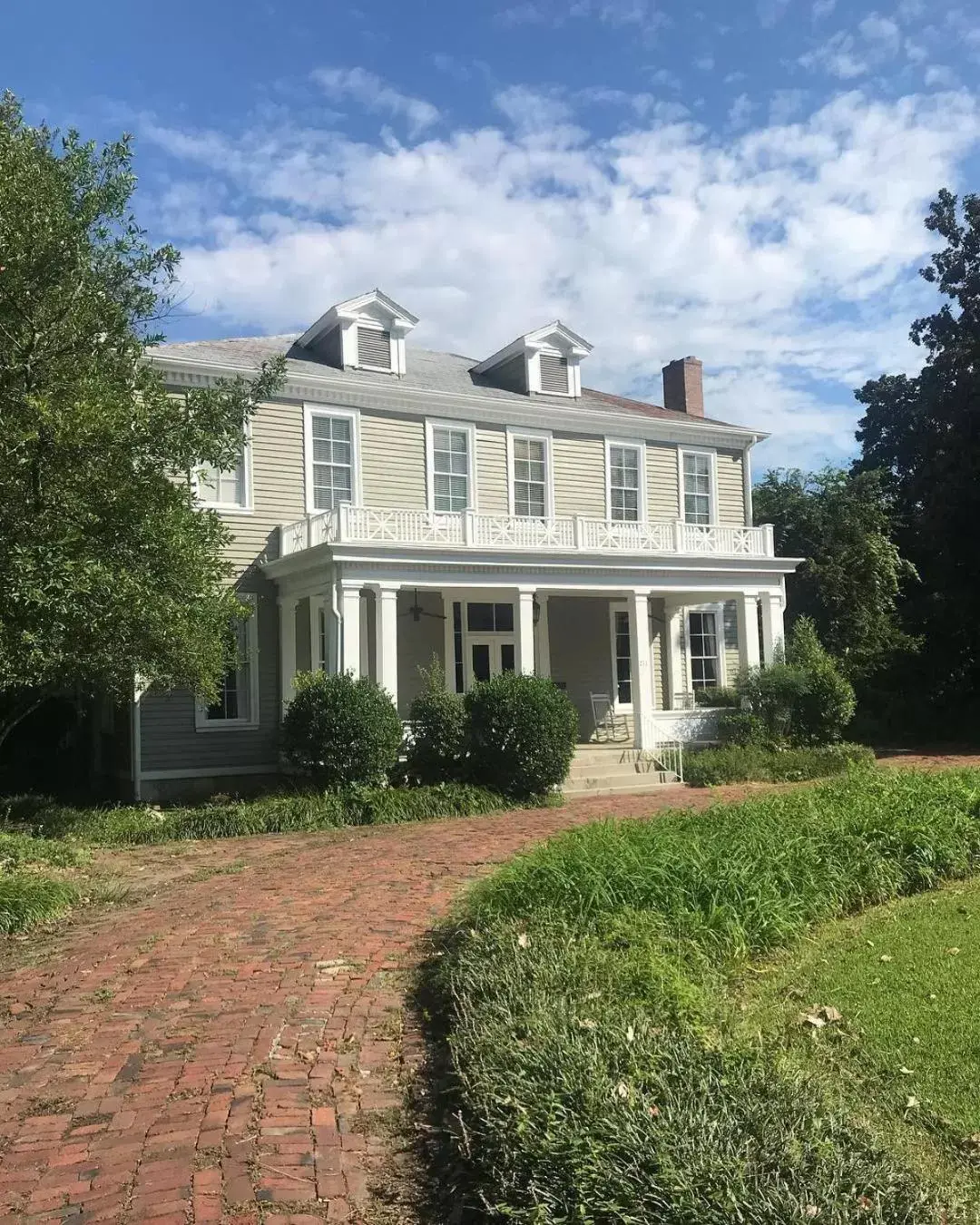 Property Building in Clark House Inn