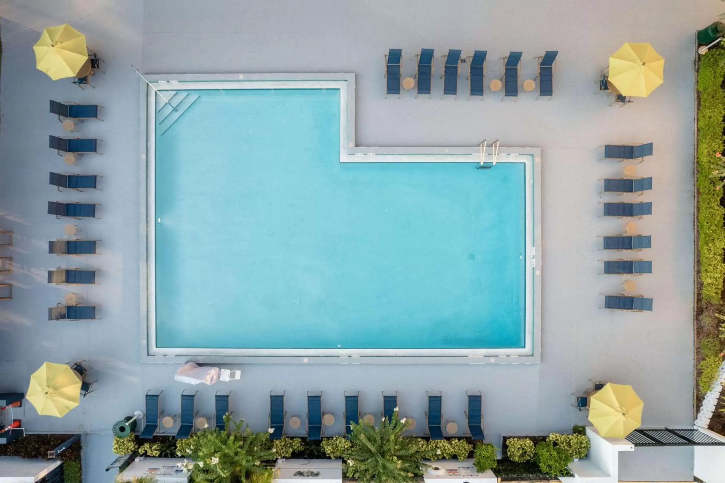 Pool view, Floor Plan in Best Western Orlando Gateway Hotel