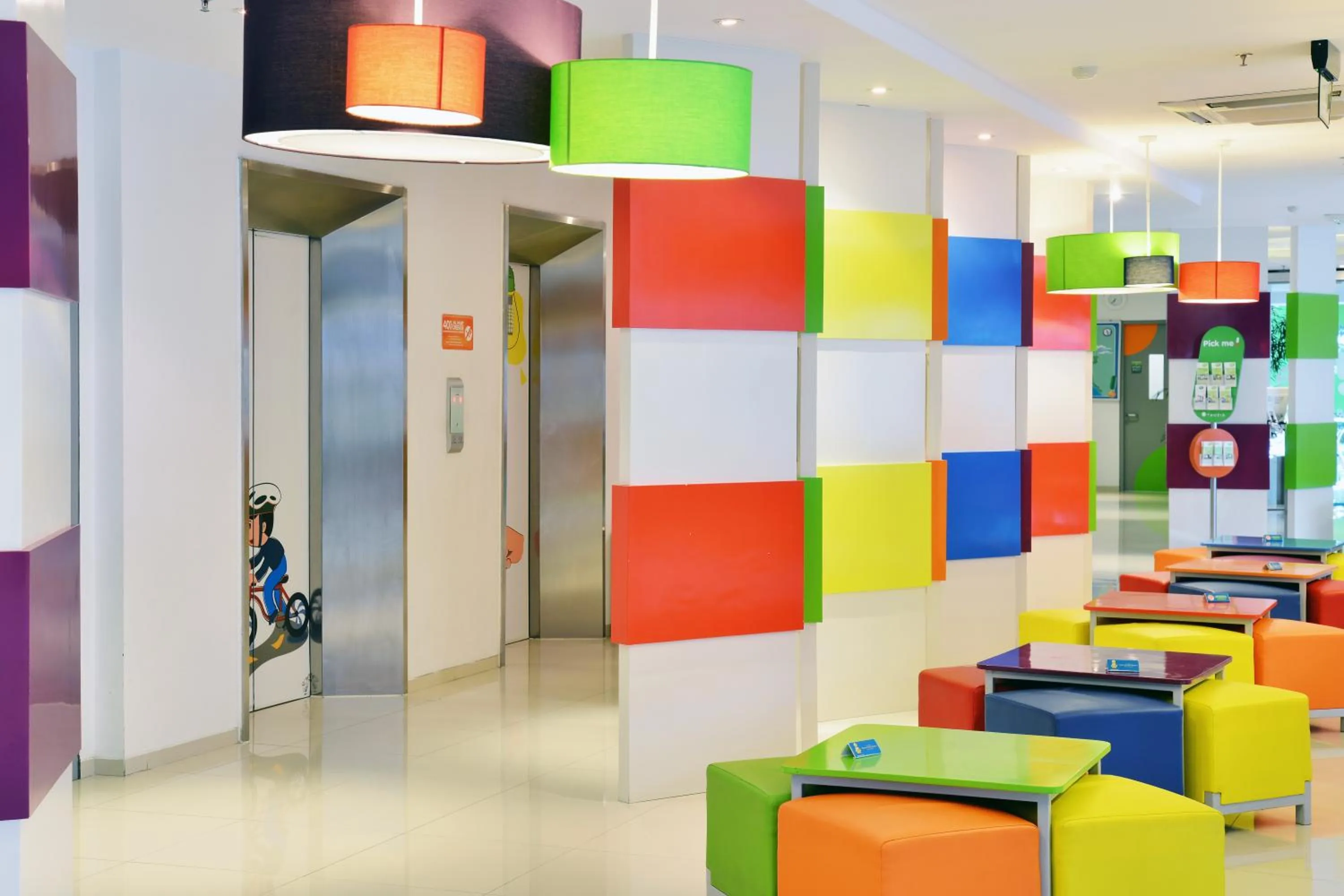 Lobby or reception in POP! Hotel Tanjung Karang