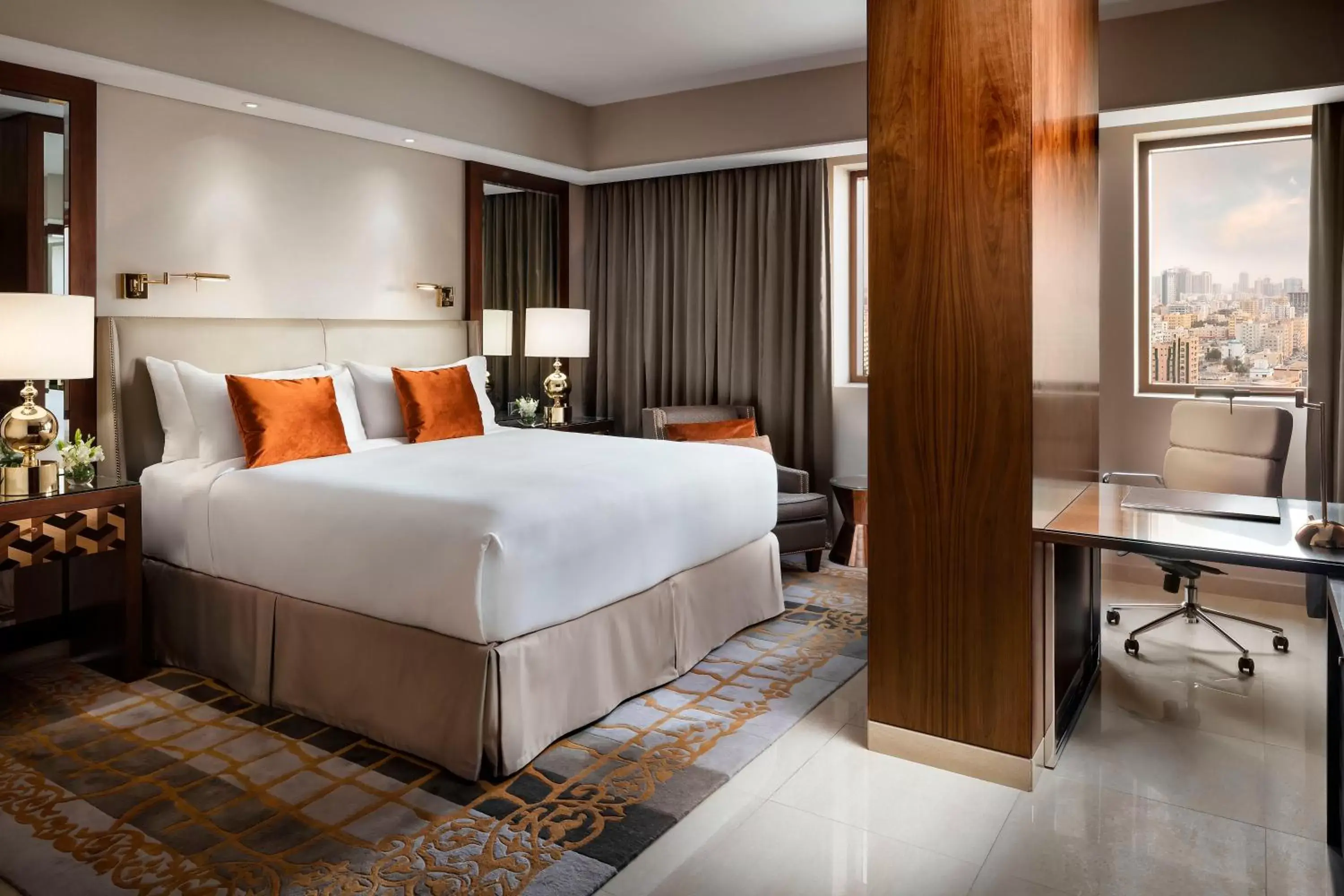 Bedroom, Bed in Fairmont Ajman