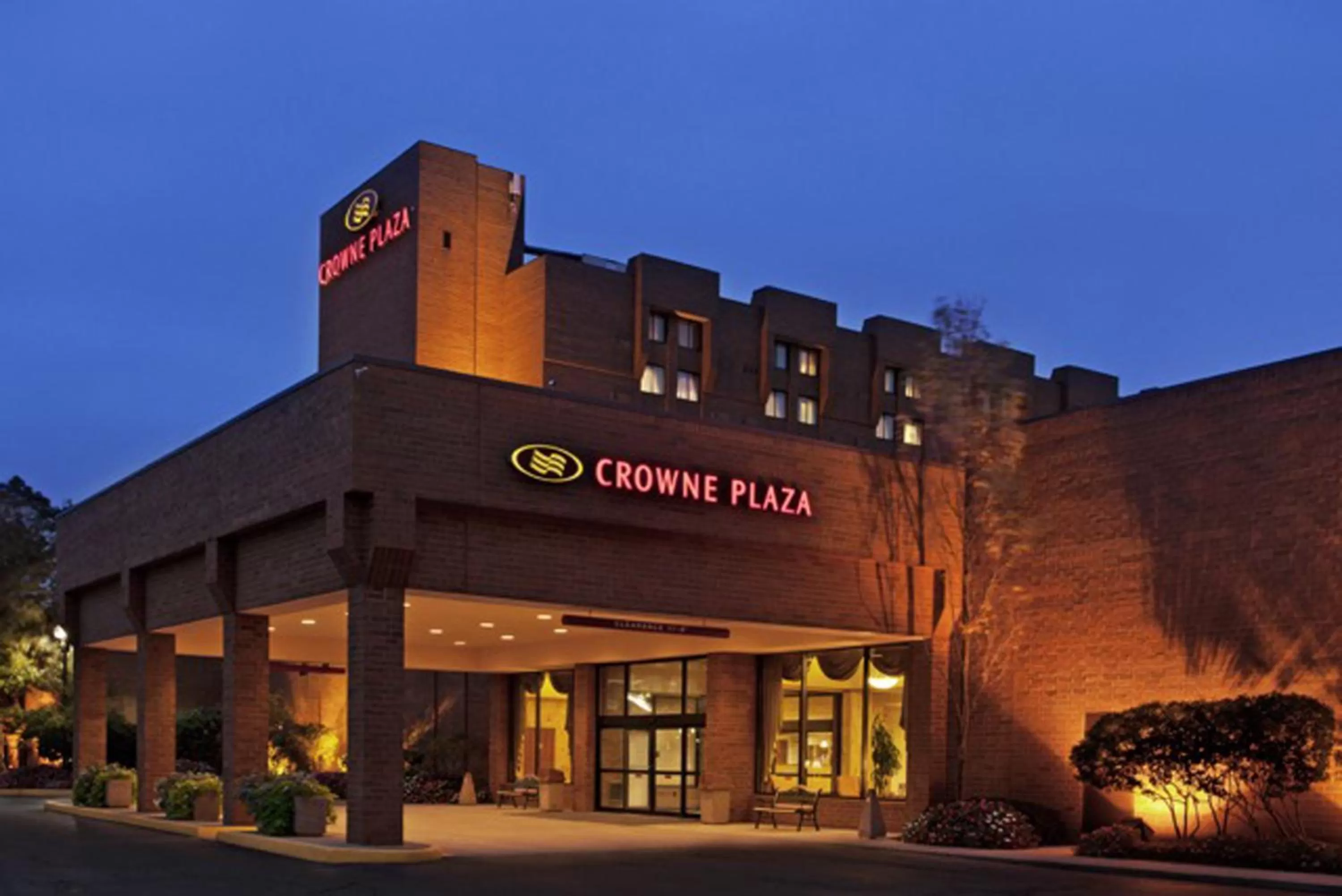Property building in Crowne Plaza Columbus North - Worthington by IHG