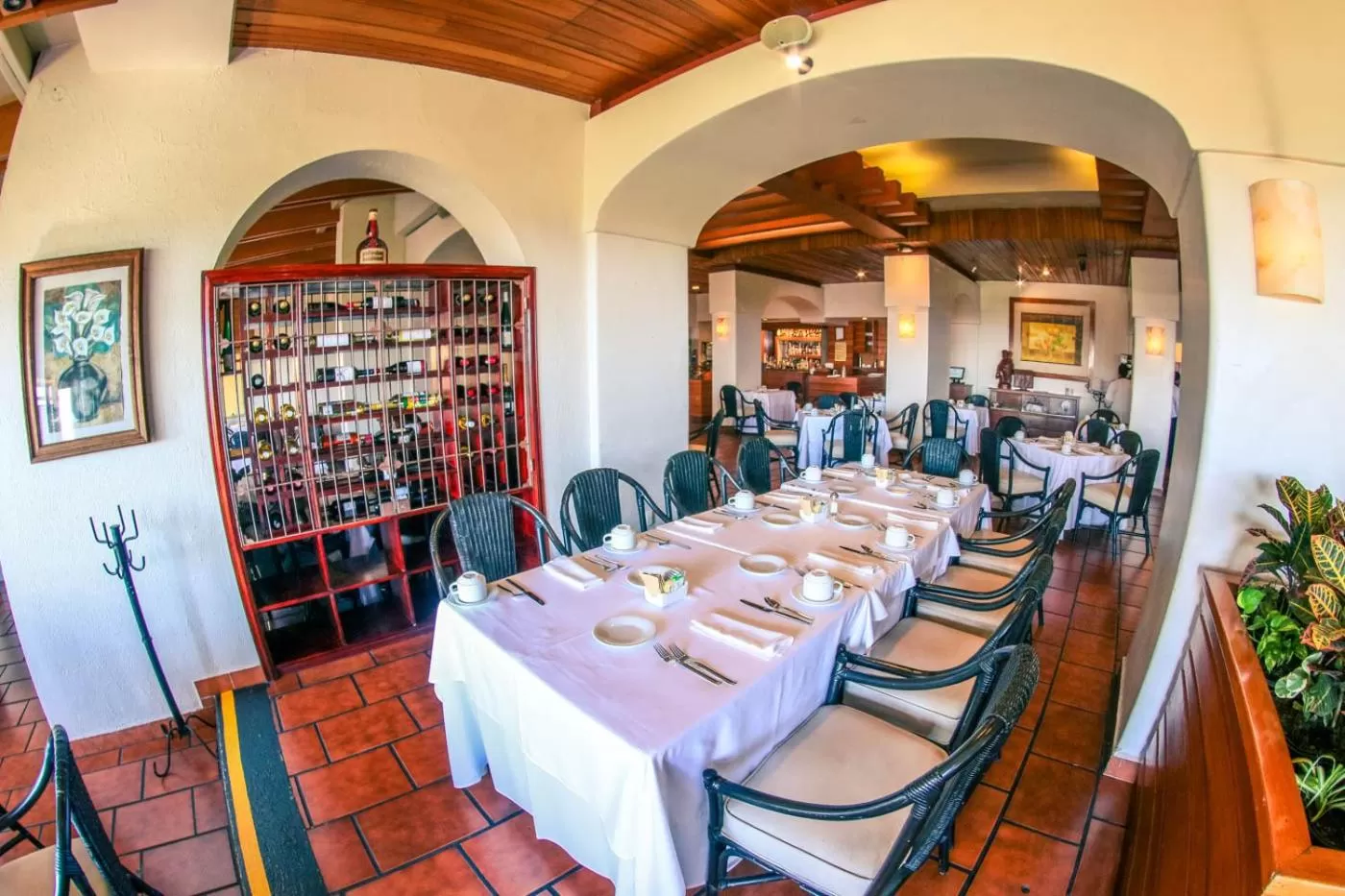 Restaurant/places to eat in Hotel Fortin Plaza