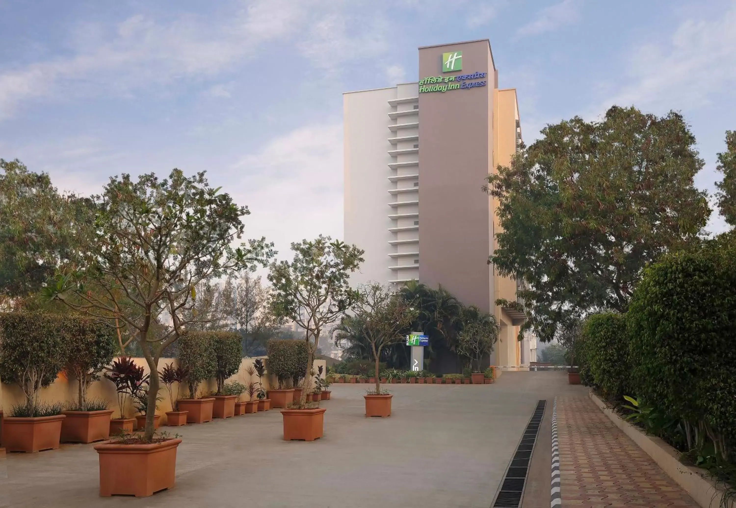 Property building in Holiday Inn Express Pune Hinjewadi by IHG Property building in Holiday Inn Express Pune Hinjewadi by IHG