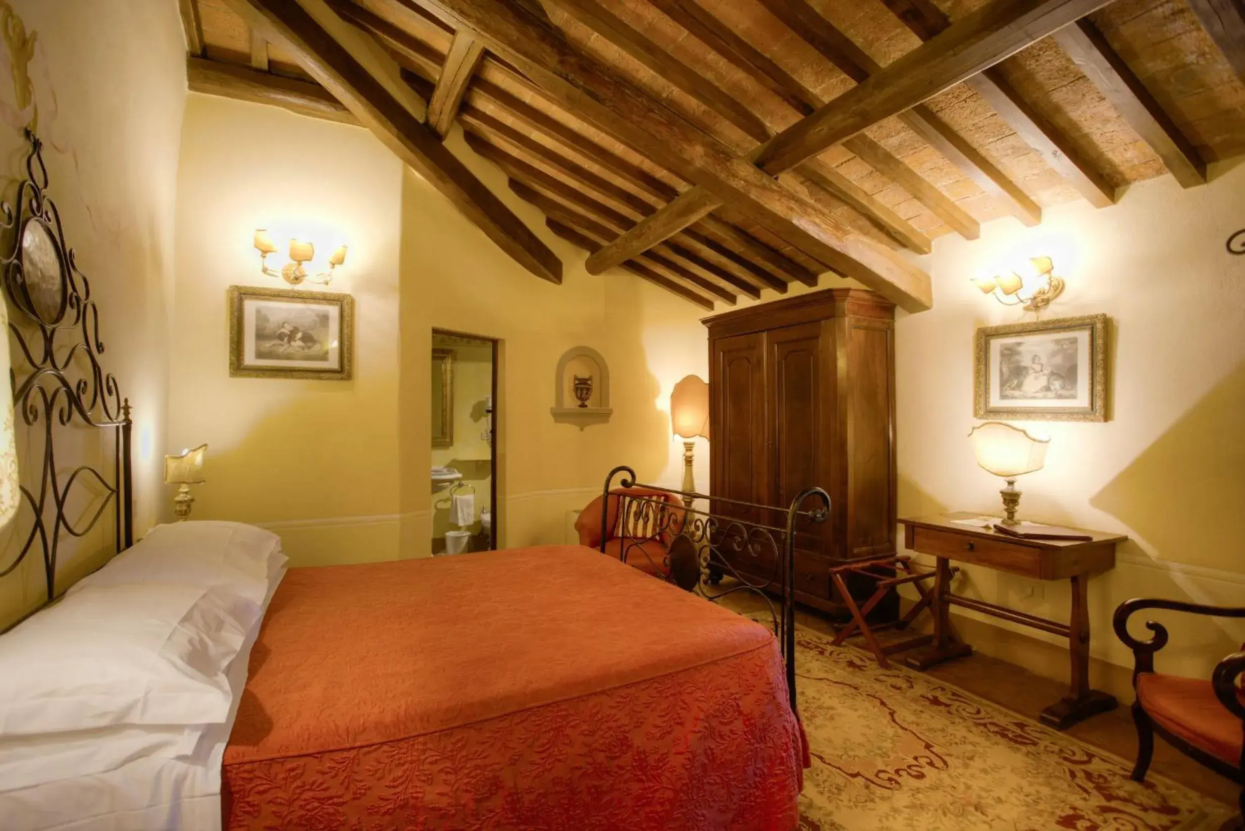 Photo of the whole room in Relais Villa Baldelli