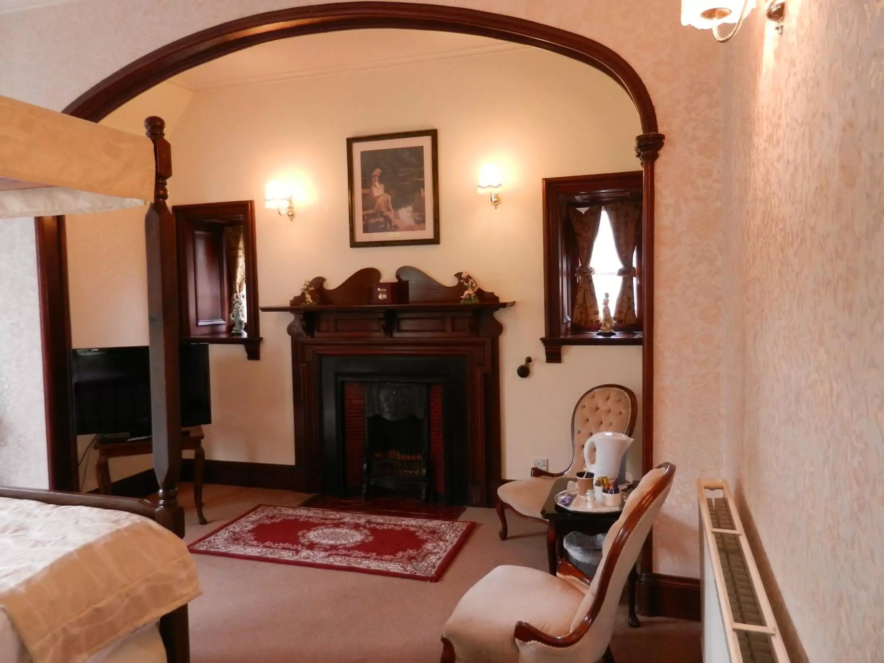 Photo of the whole room, Seating Area in Morangie Hotel Tain