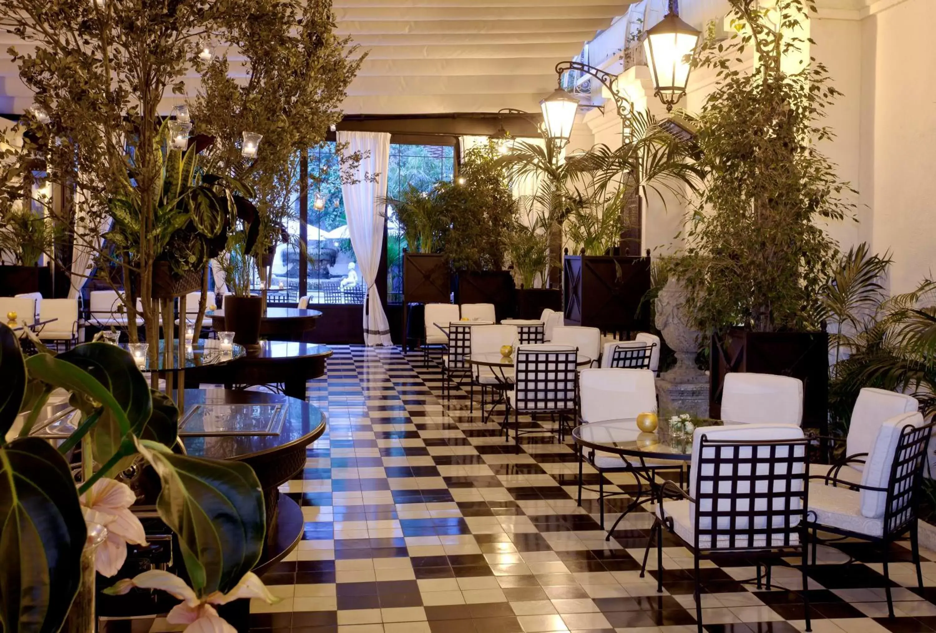 Restaurant/Places to Eat in Hotel El Palace Barcelona