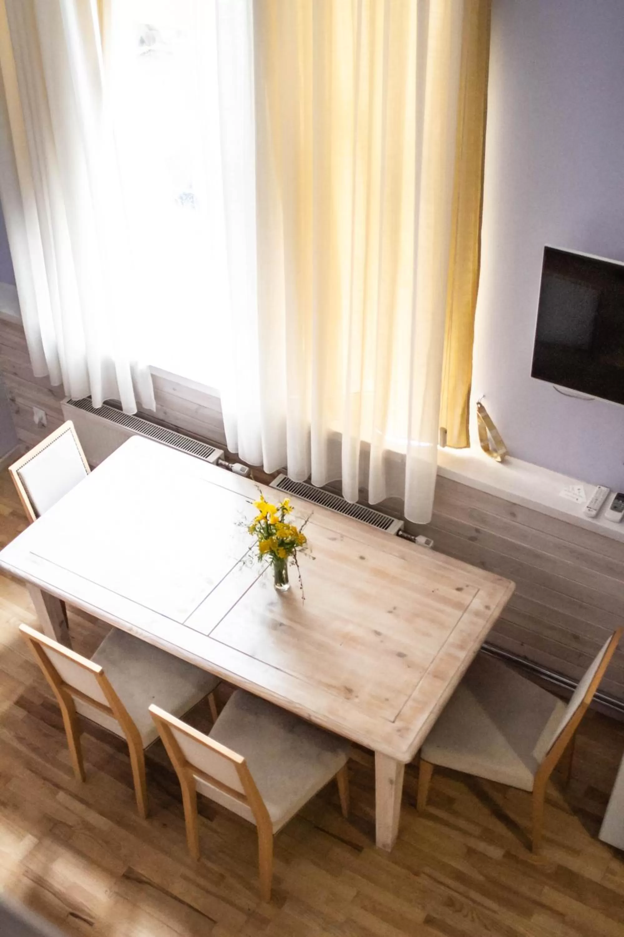 Photo of the whole room in Sunset Hotel