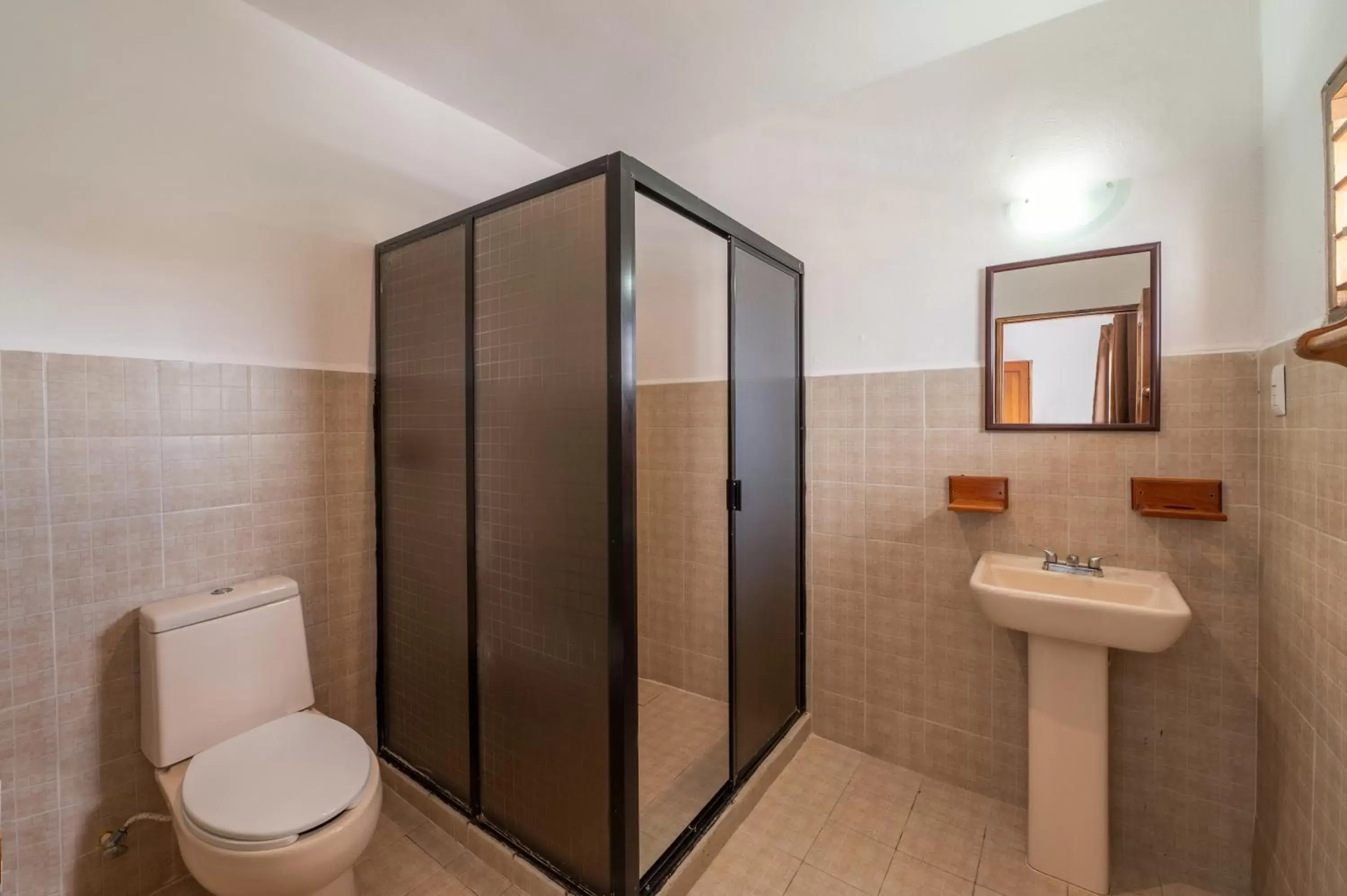 Shower, Bathroom in Posada El Perico Marinero