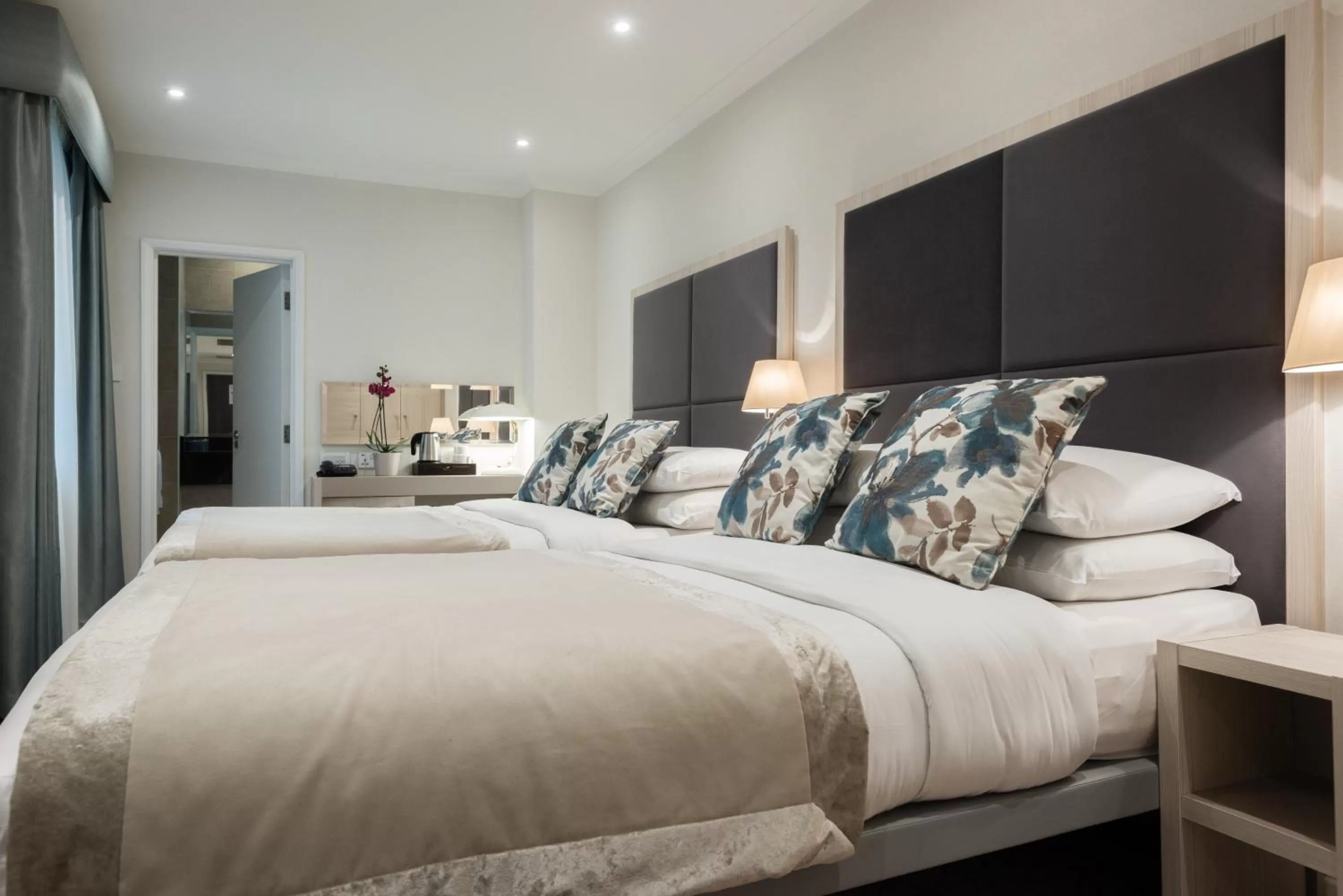 Bed in Blandford Hotel