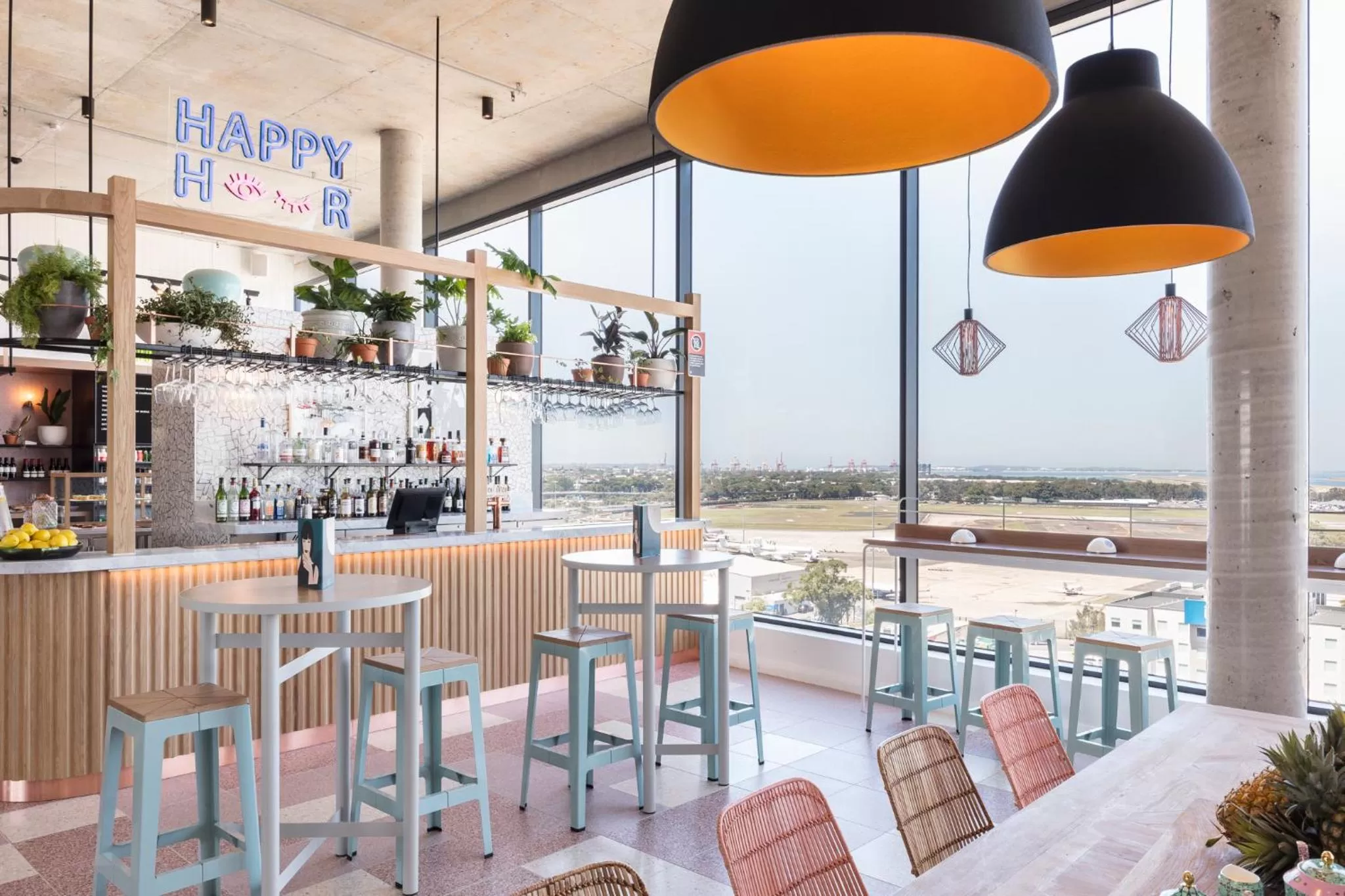 Lounge or bar in Citadines Connect Sydney Airport