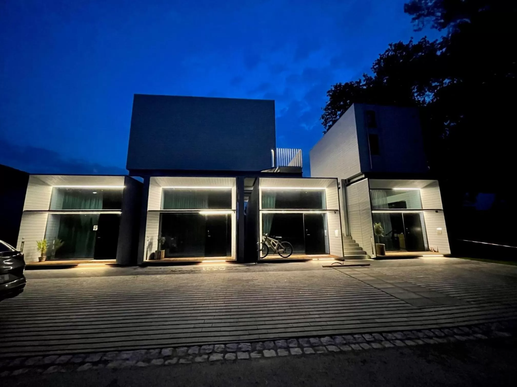 Facade/entrance in Chalet Park by Maier Höchst