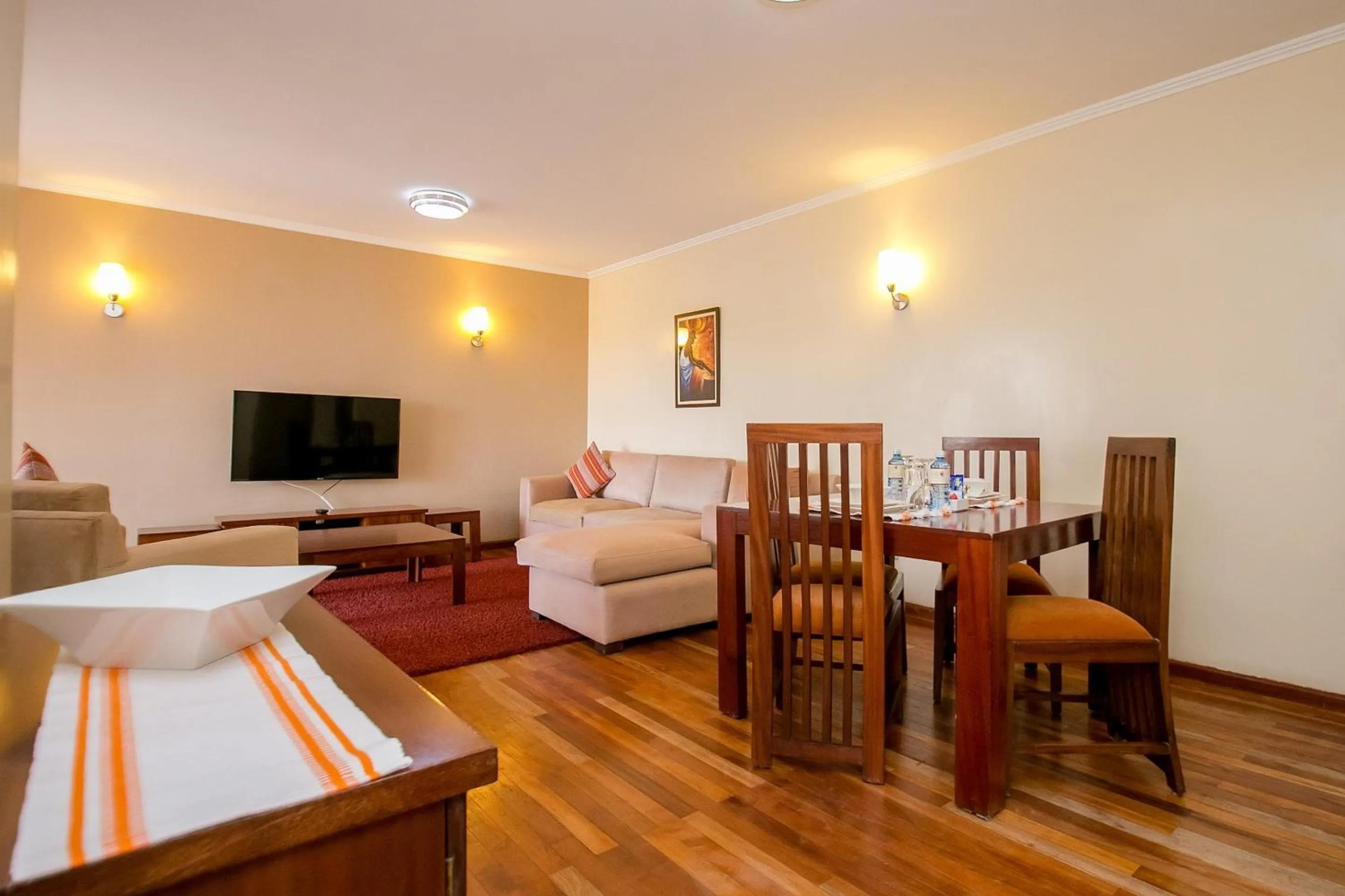 Living room, Bed in Waridi Paradise Hotel and Suites