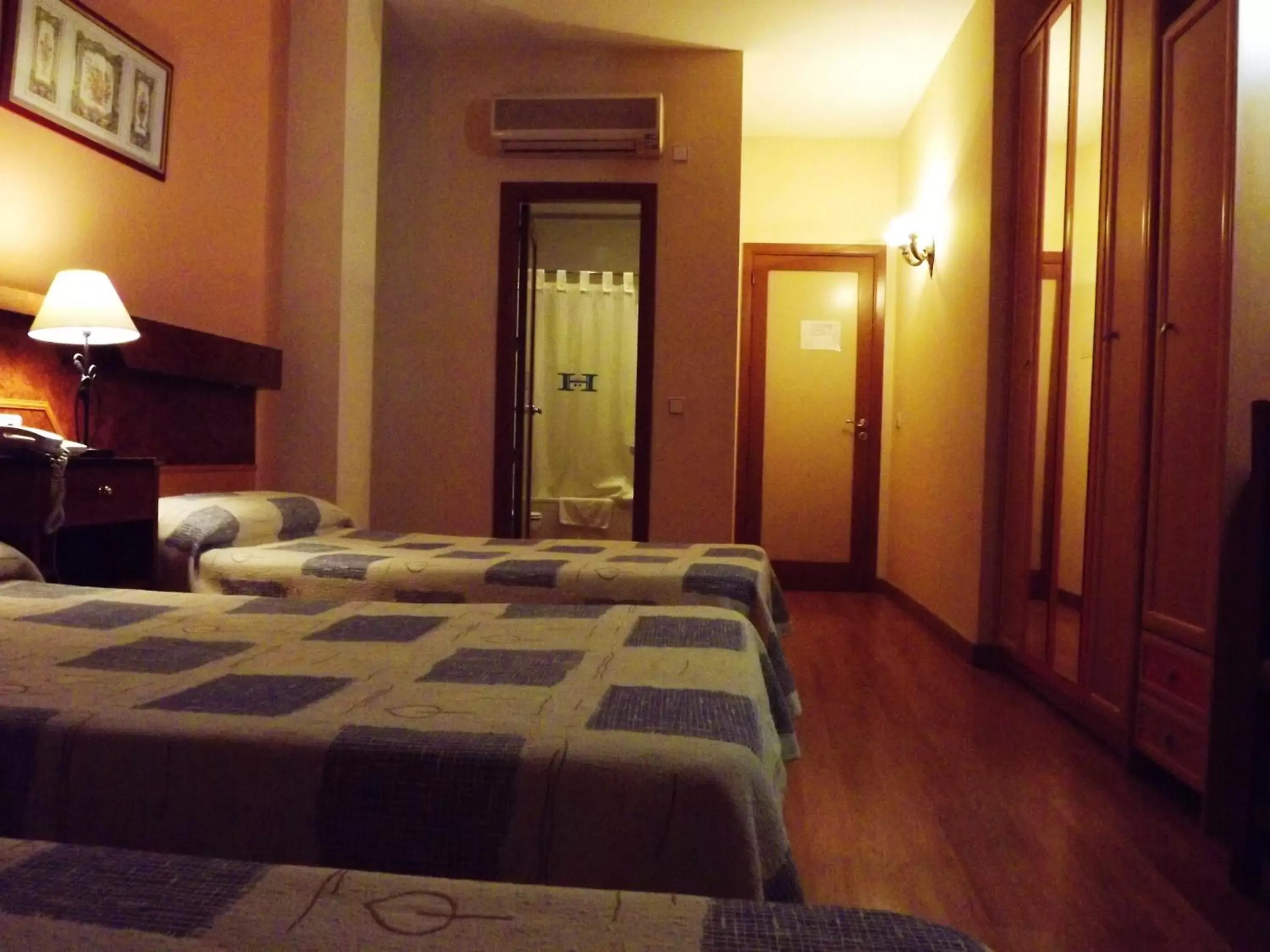 Photo of the whole room, Bed in Hotel Castilla