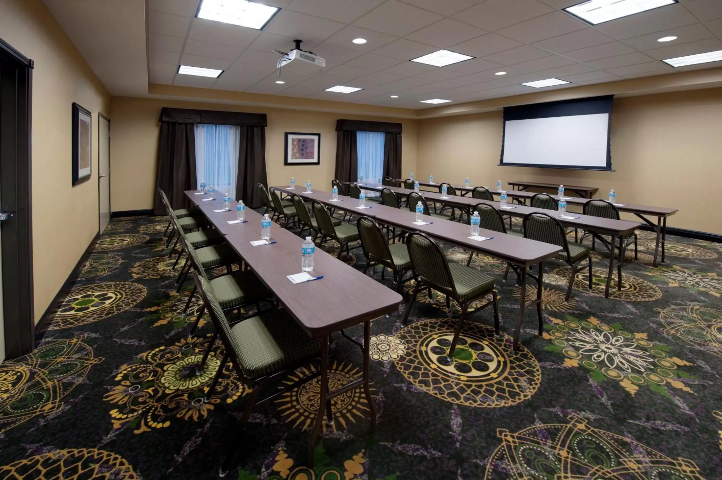 Meeting/conference room in Holiday Inn Express Hotel & Suites Clearfield, an IHG Hotel