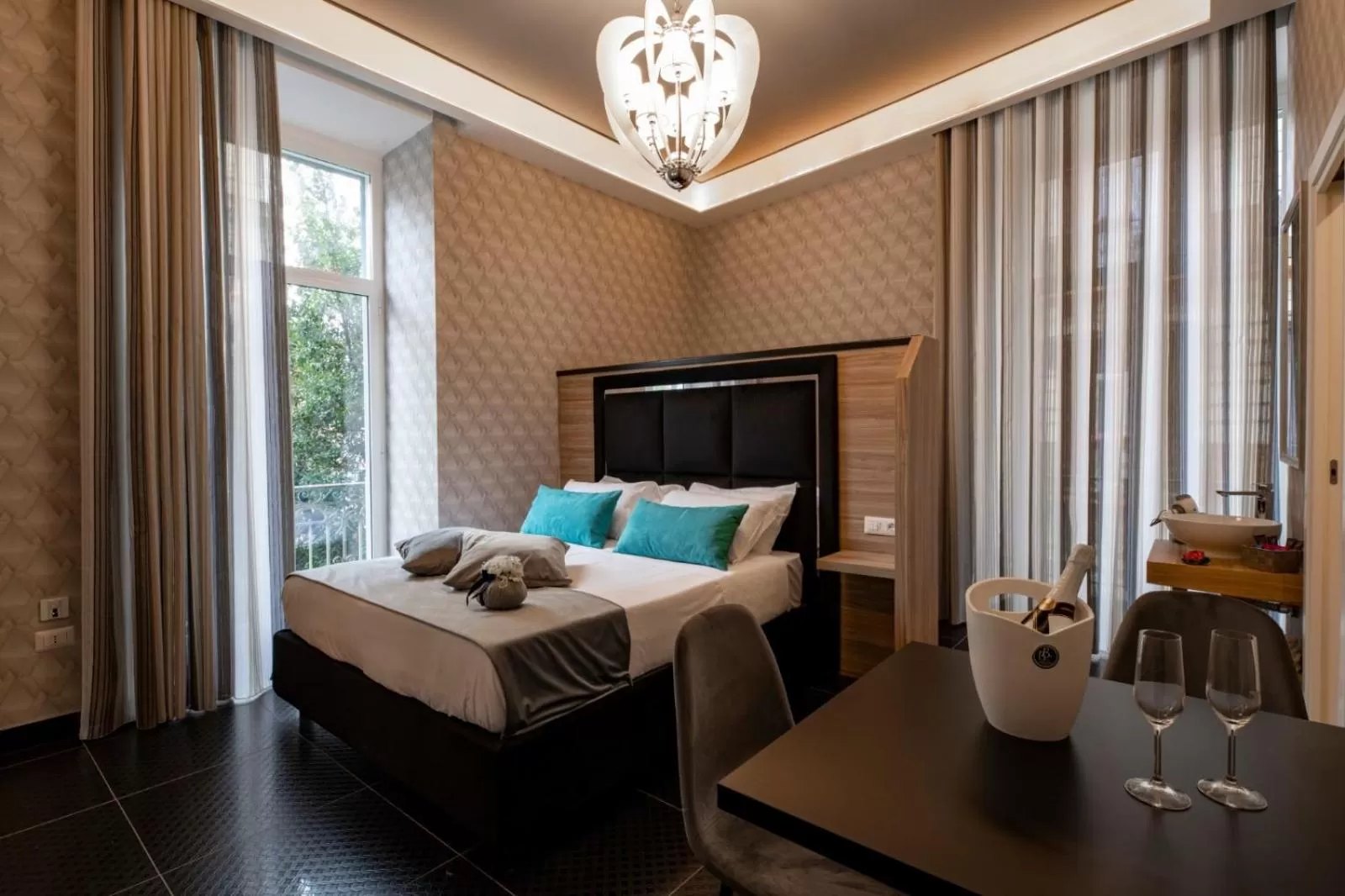 Bed in Luna Luxury Bed and Breakfast