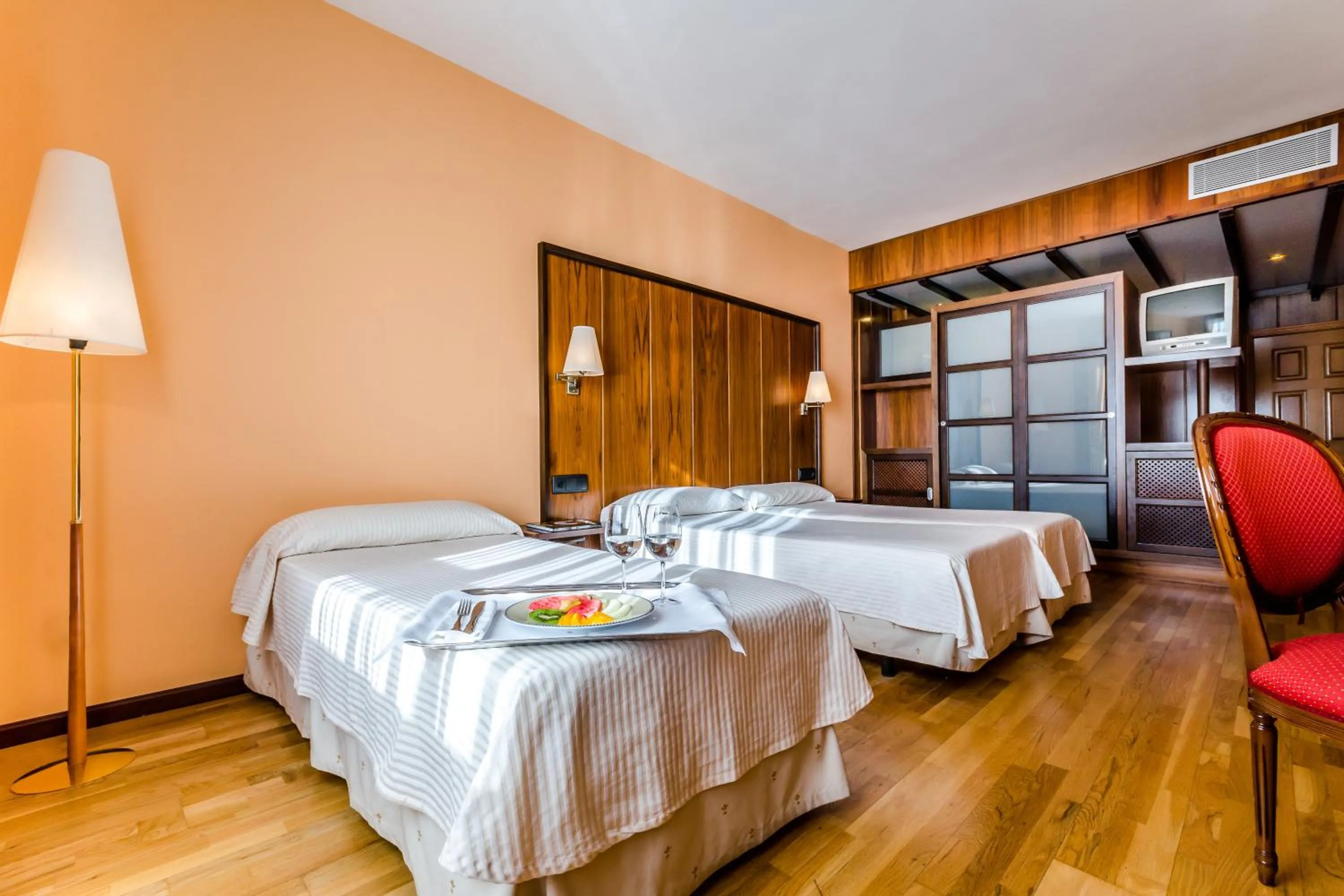 Photo of the whole room, Bed in Hotel Doña Brígida – Salamanca Forum