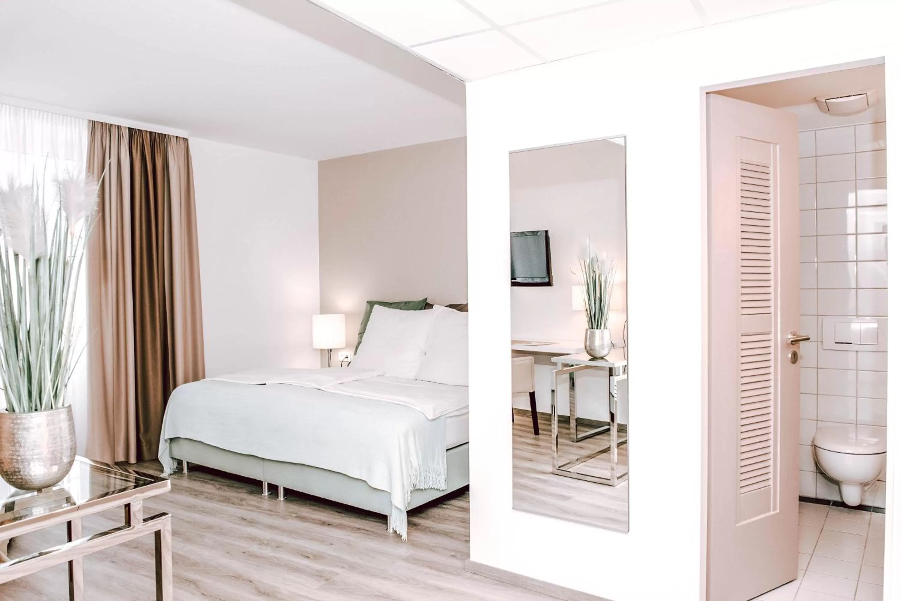 Staff in Concorde Business Boutique Hotel