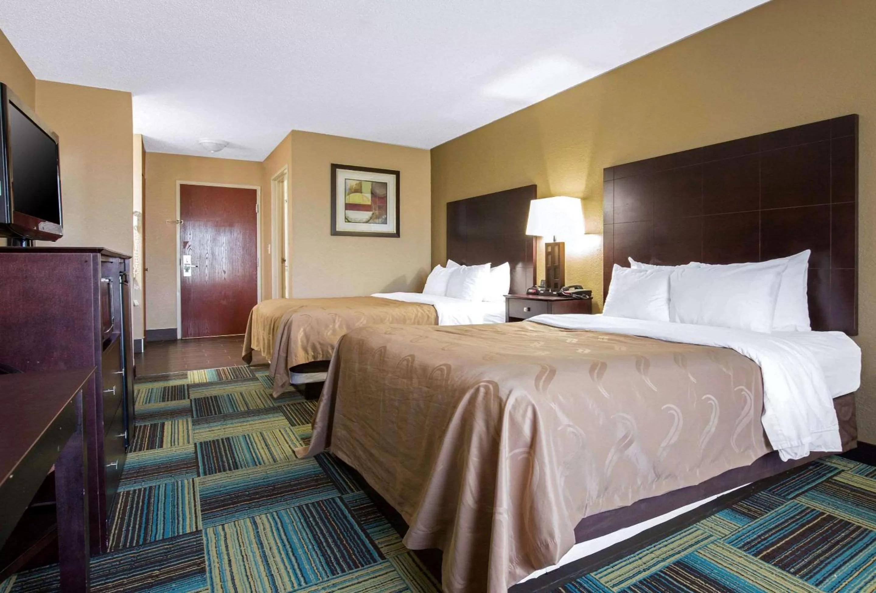 Photo of the whole room, Bed in Quality Inn & Suites Arnold