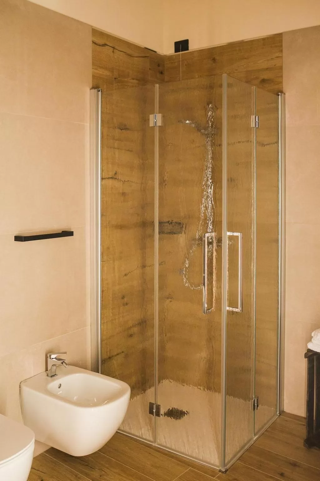 Shower in Corte Mira