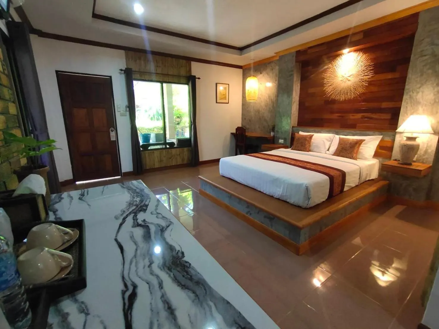 Balcony/Terrace, Bed in Lanta Riviera Beach Resort