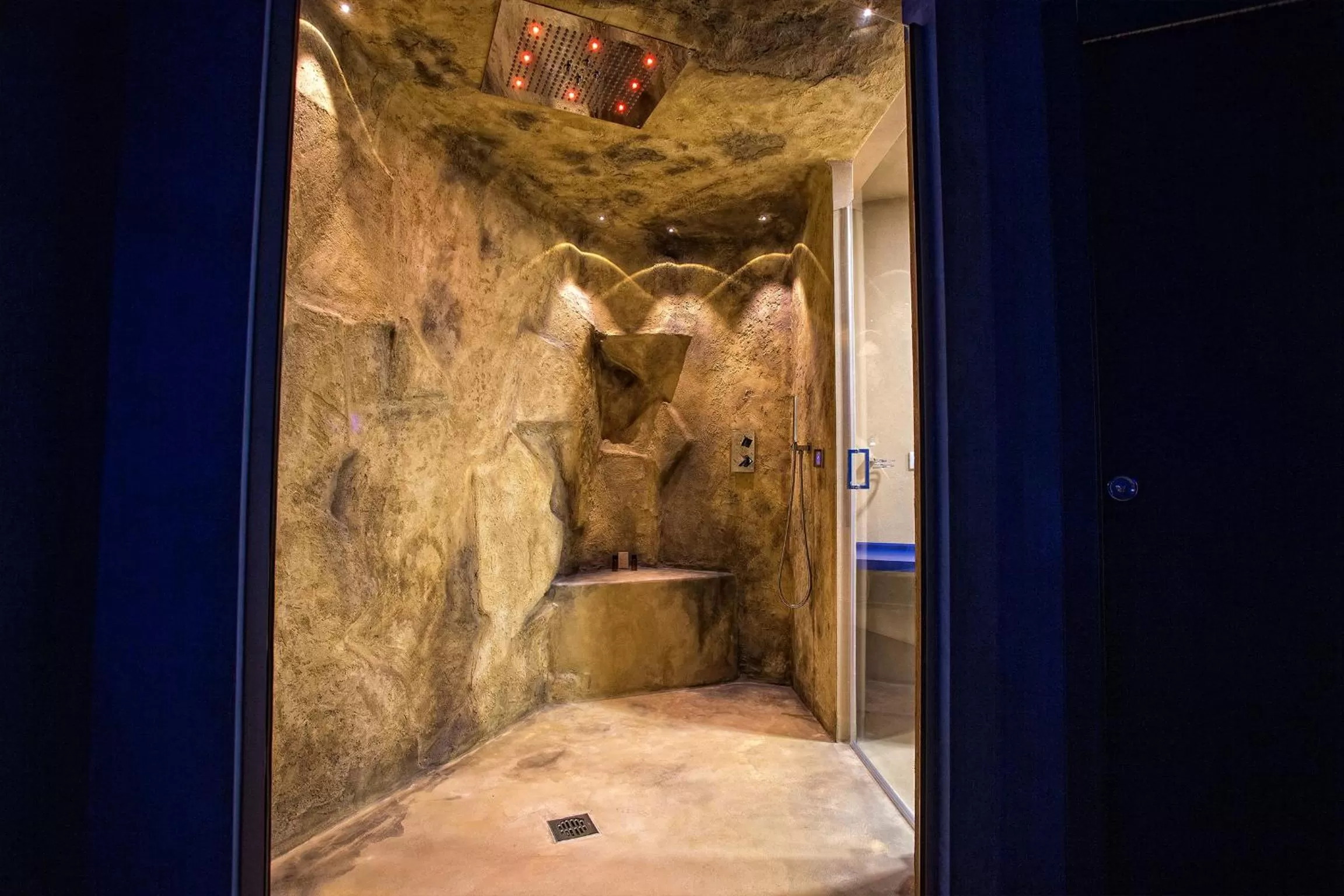 Shower in Tra Le Braccia di Morfeo