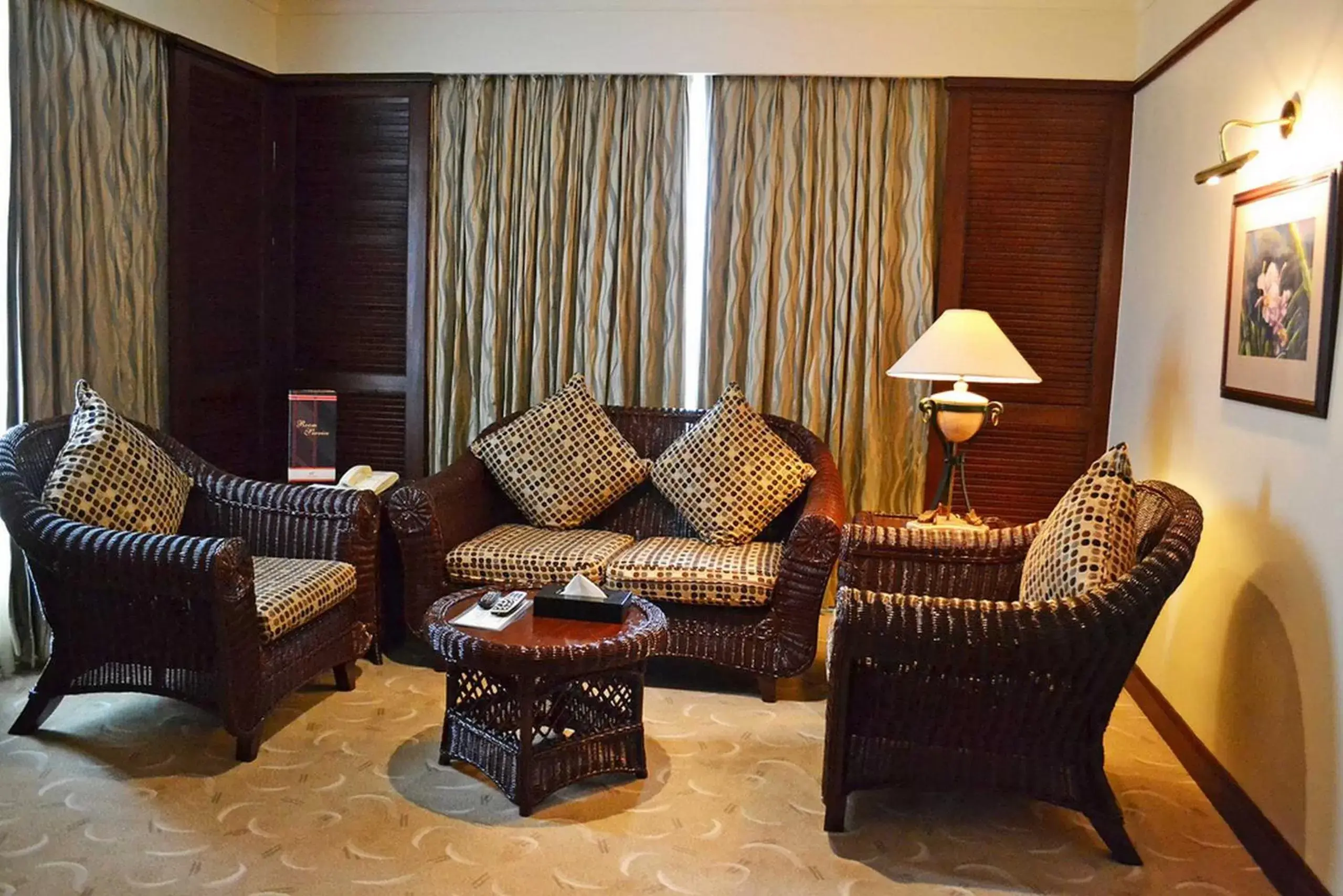 Living room in Waterfront Airport Hotel and Casino Living room in Waterfront Airport Hotel and Casino