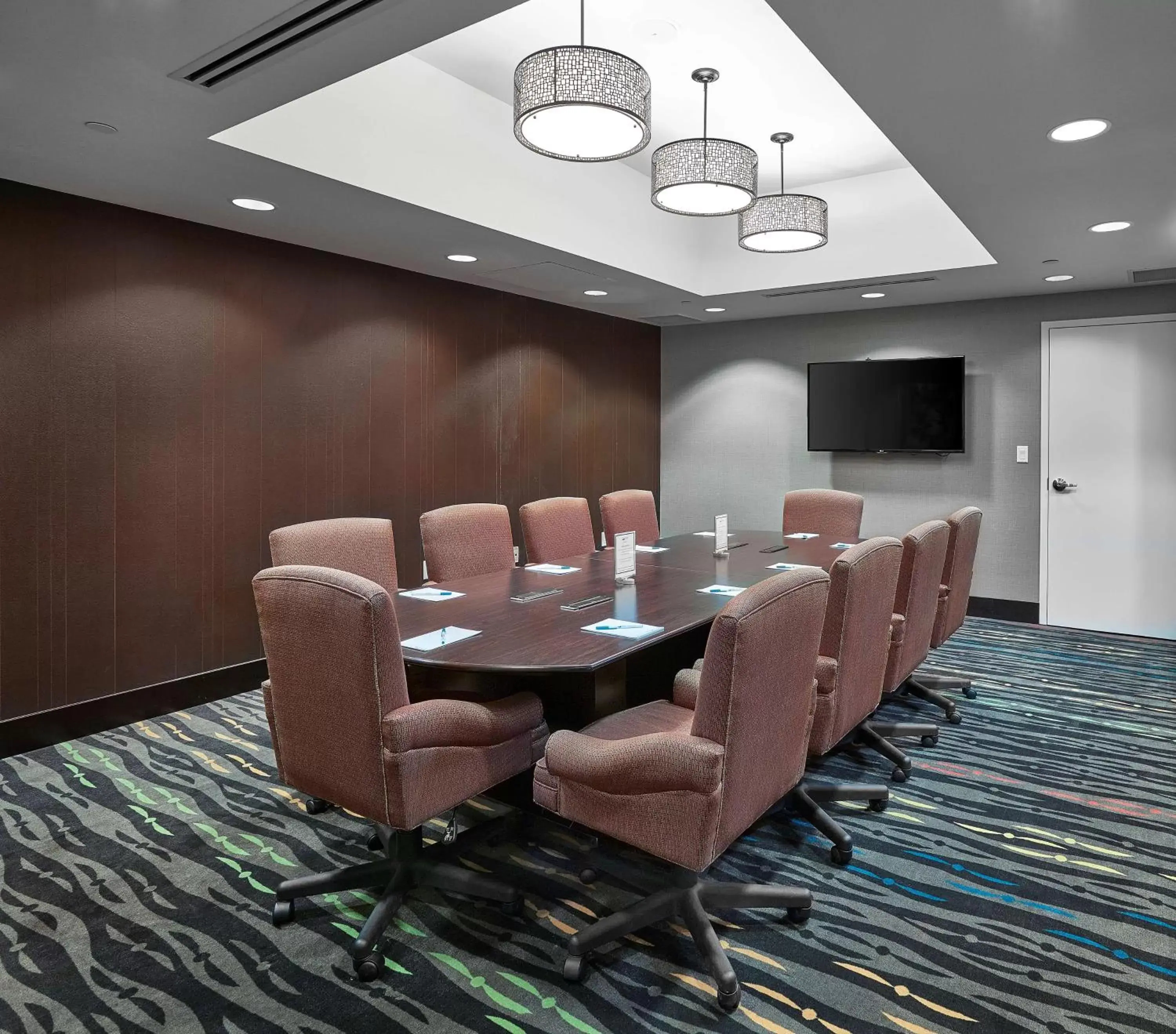 Meeting/conference room in Homewood Suites Calgary Airport