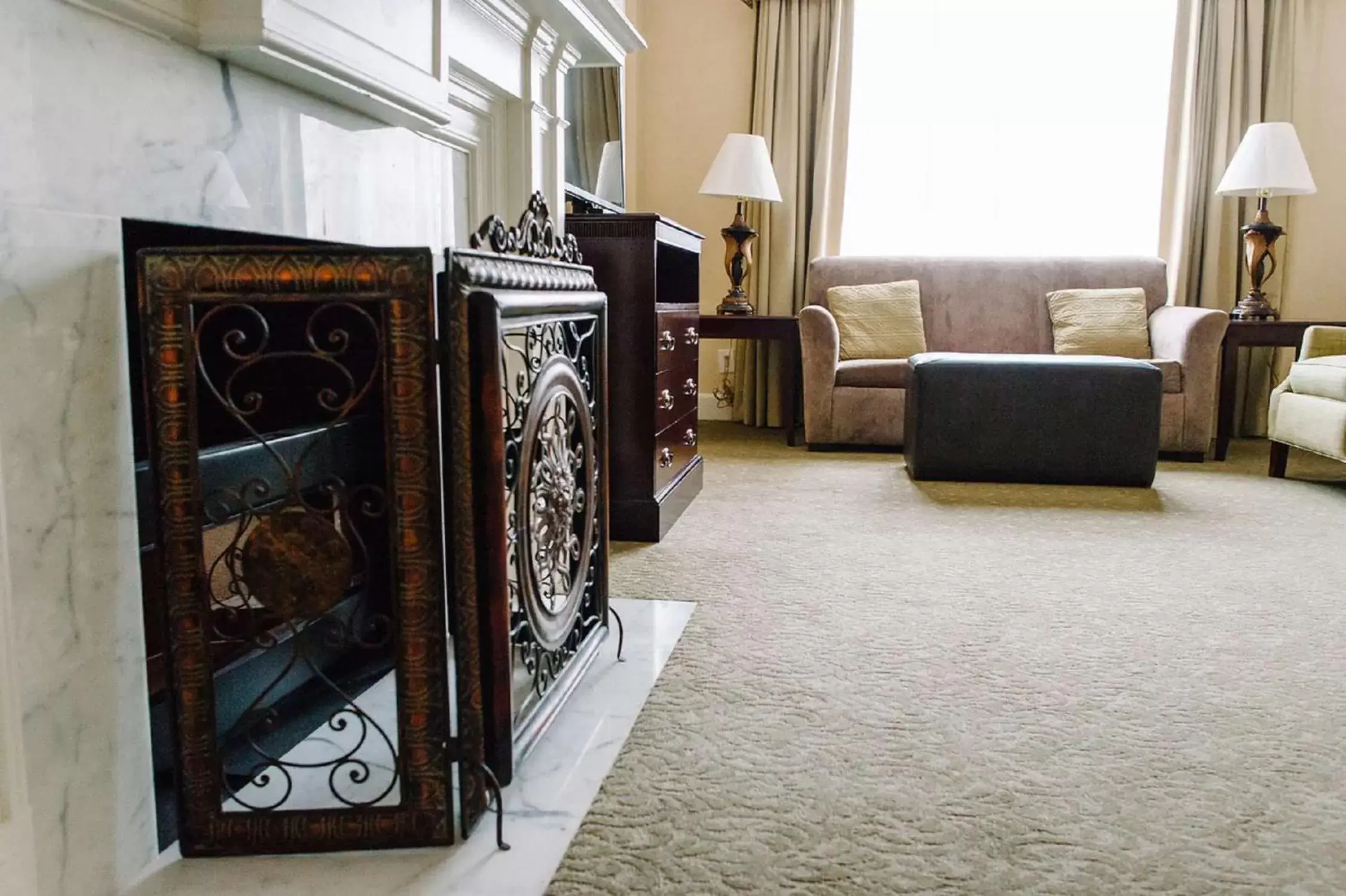 King Suite with Fireplace in Hampton Inn & Suites Birmingham-Downtown-Tutwiler King Suite with Fireplace in Hampton Inn & Suites Birmingham-Downtown-Tutwiler