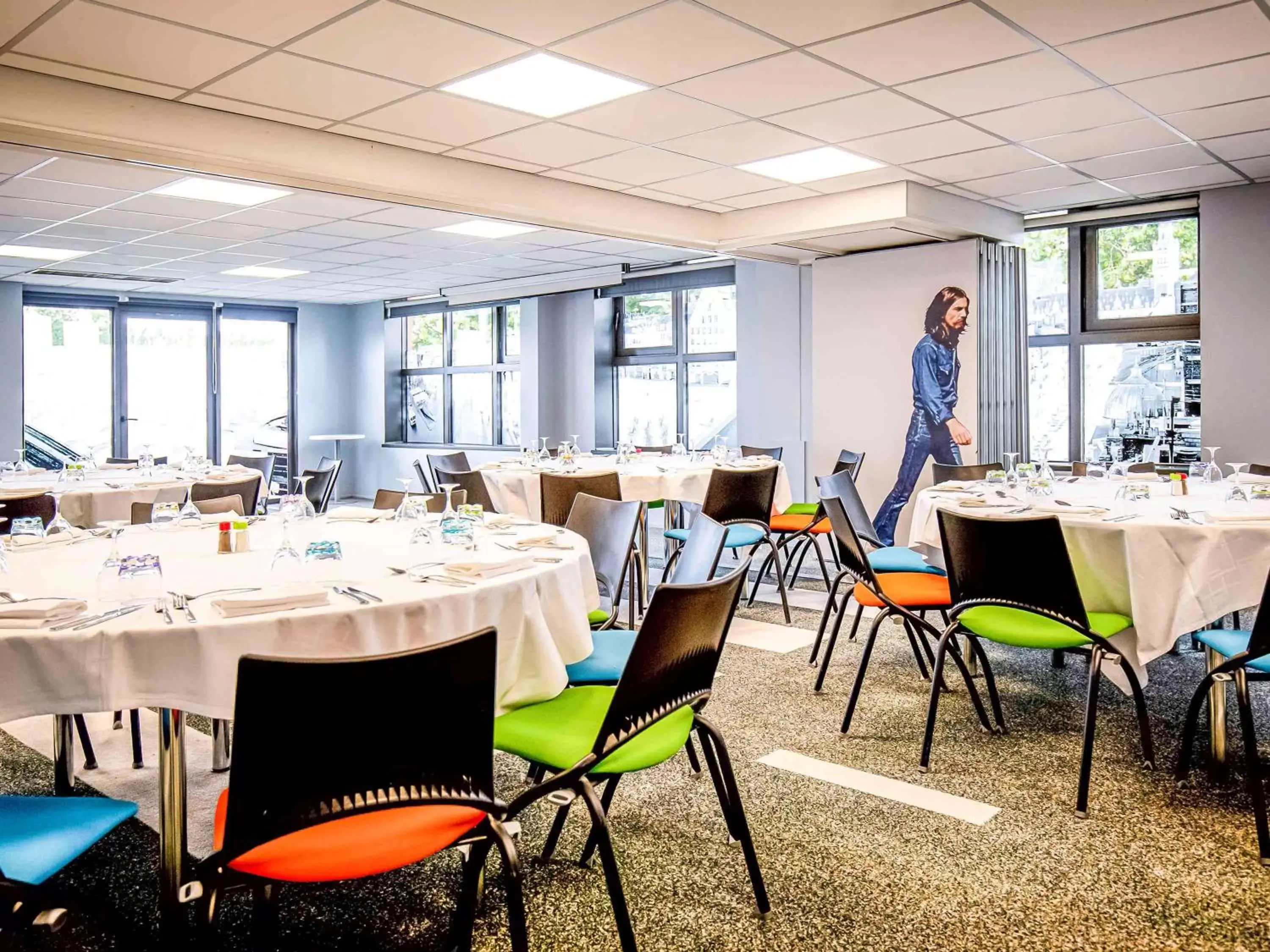 On site, Restaurant/Places to Eat in Ibis Styles Lille Marcq En Baroeul