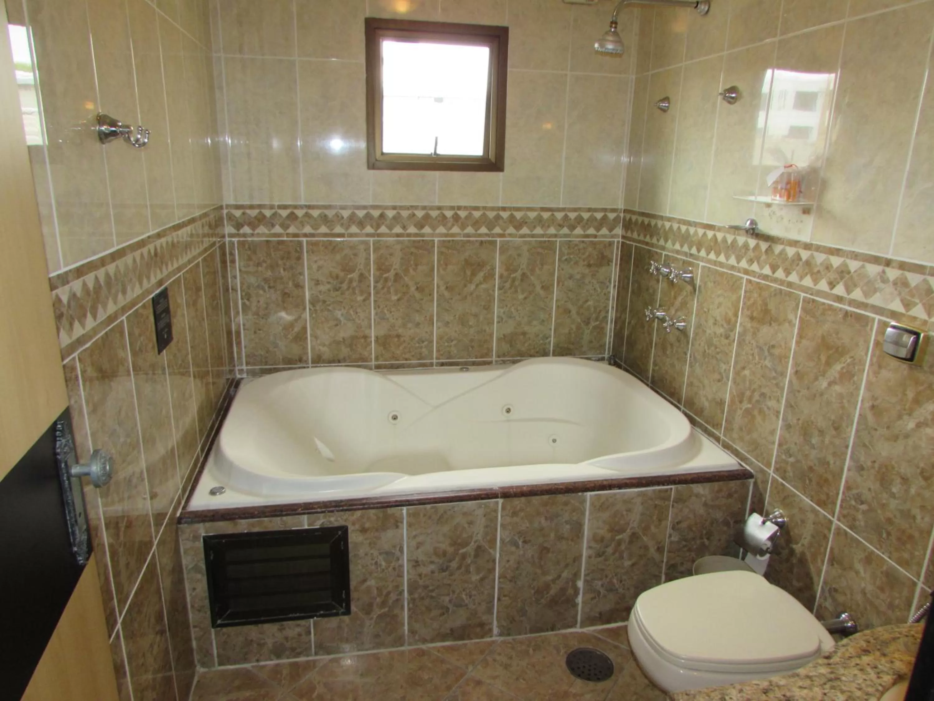 Bathroom in Pleasant Place Hotel