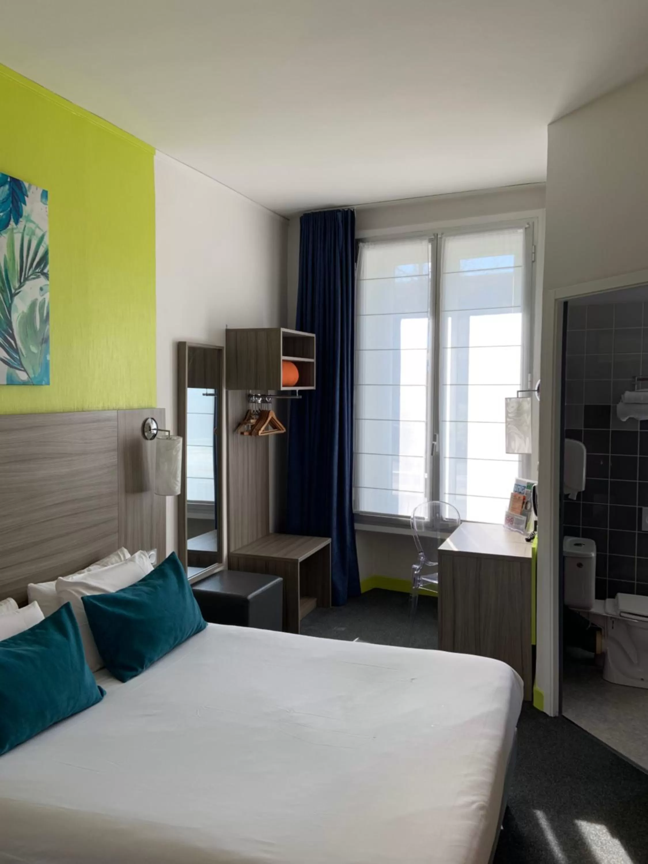 Bedroom, Bed in Hôtel de Champagne