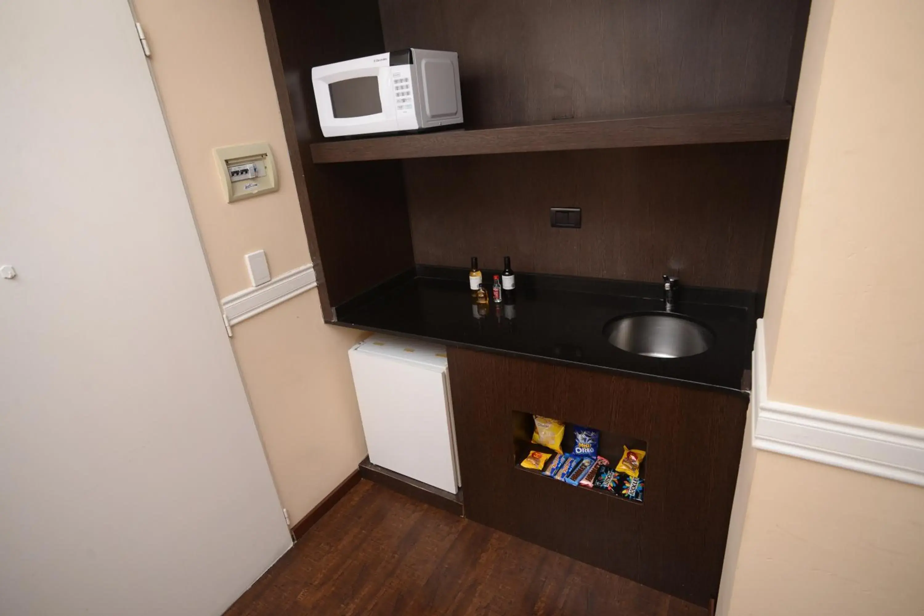 Kitchen or kitchenette, Kitchen/Kitchenette in Up Viamonte Hotel